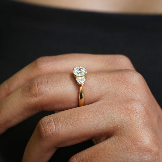 Calyx Lab Diamond Ring - Fiona Diamonds - Fiona Diamonds