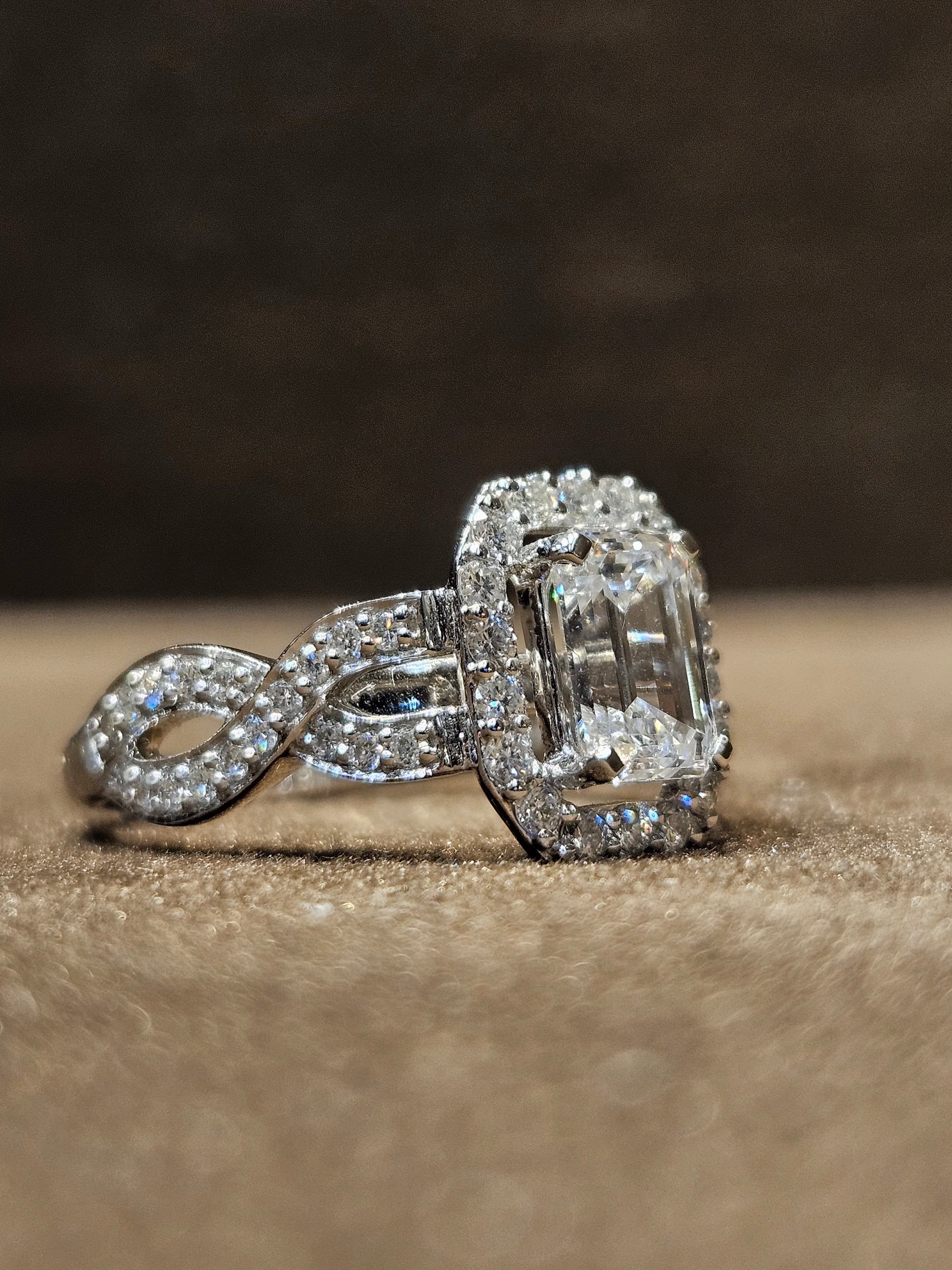 Fang Lab Diamond Ring - Timeless Brilliance - Fiona Diamonds - Fiona Diamonds