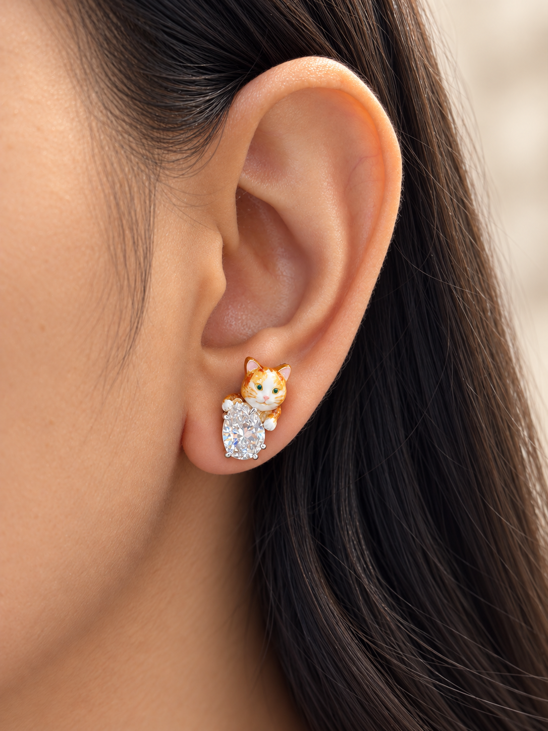 Felina Pear Peeping Cat Lab Diamond Earring