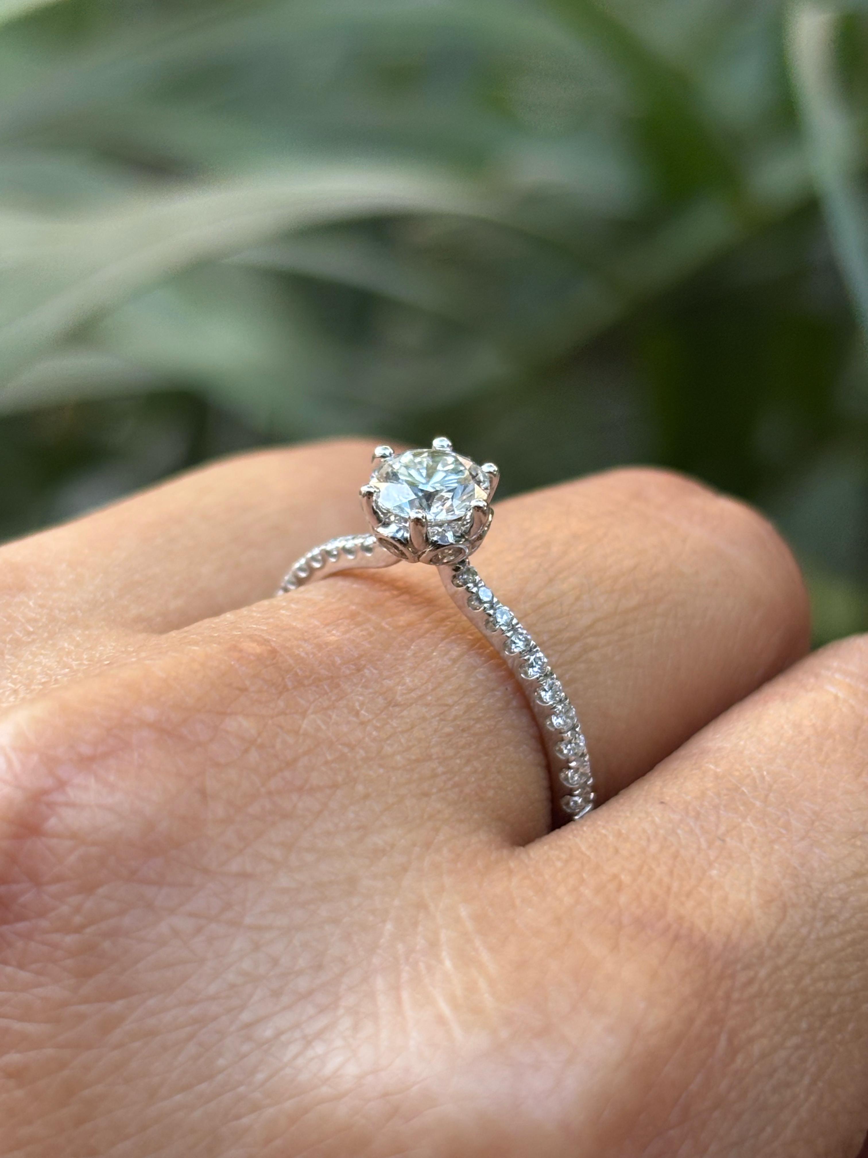 Voltaflare Lab Diamond Ring - Radiant & Classic - Fiona Diamonds - Fiona Diamonds