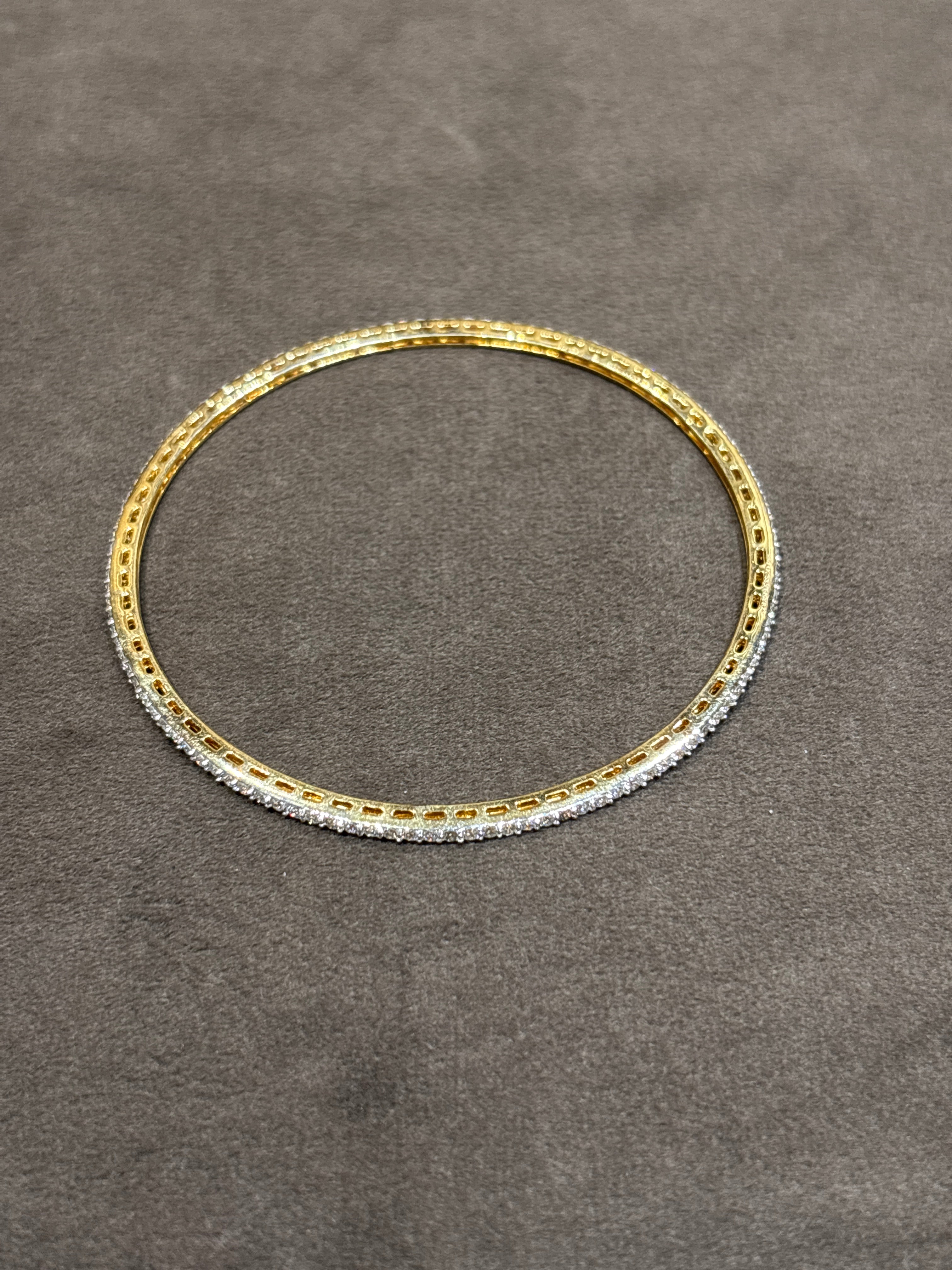 Avenique Belle Lab Diamond Bangle