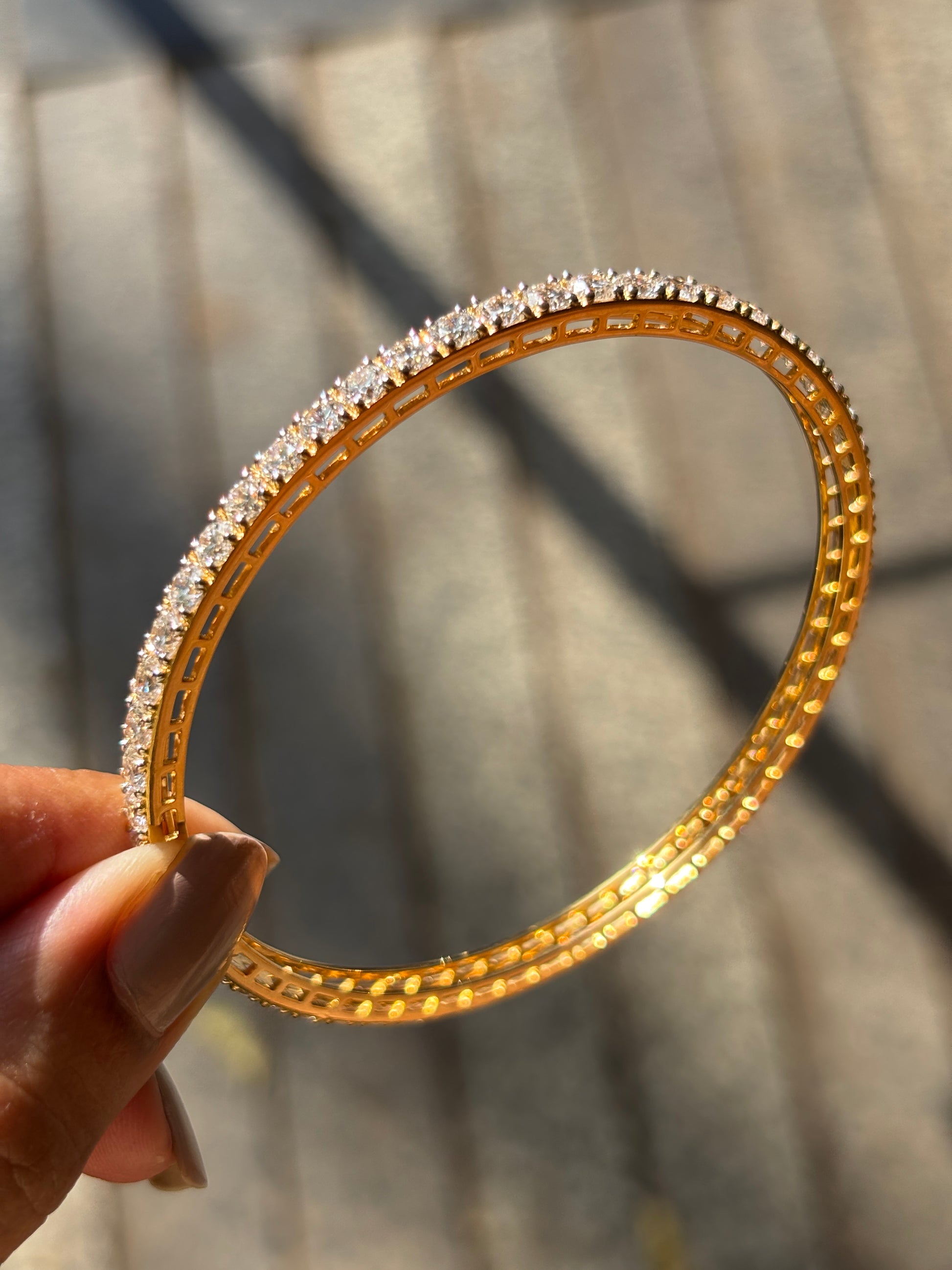 Xiaoqing Lab Diamond Bangle - Graceful Sparkle