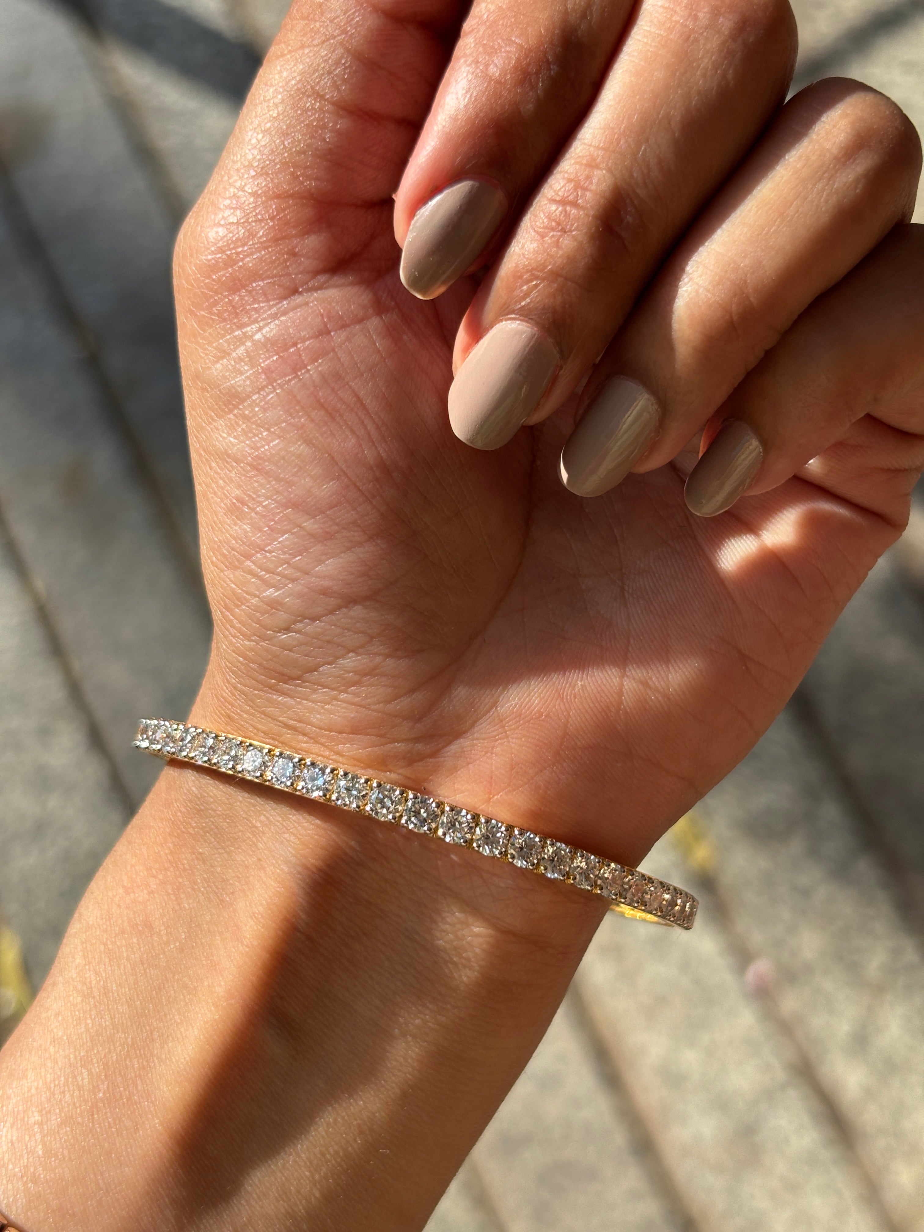 Xiaoqing Lab Diamond Bangle - Graceful Sparkle