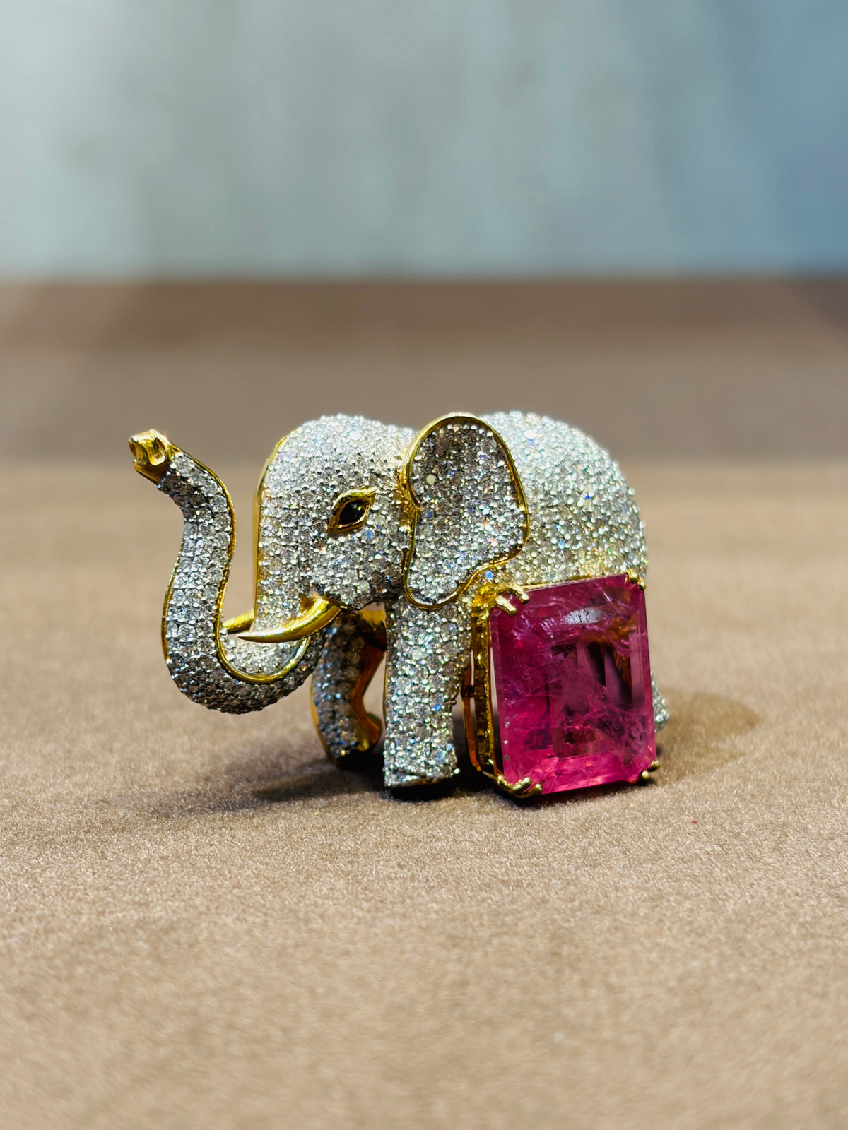 Hira Arc Lab Diamond Brooch