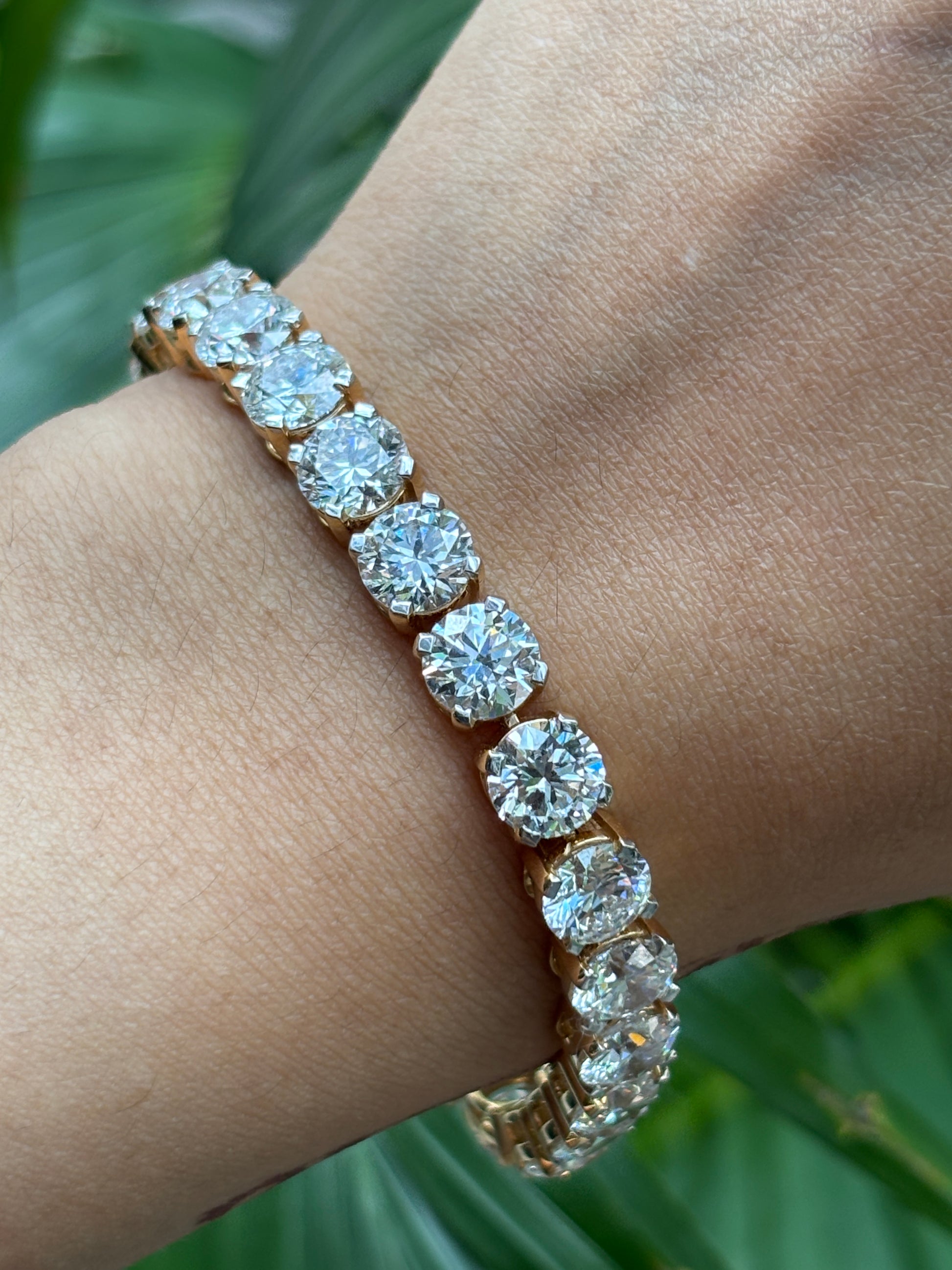 Eternal Crest Lab Diamond Bracelete