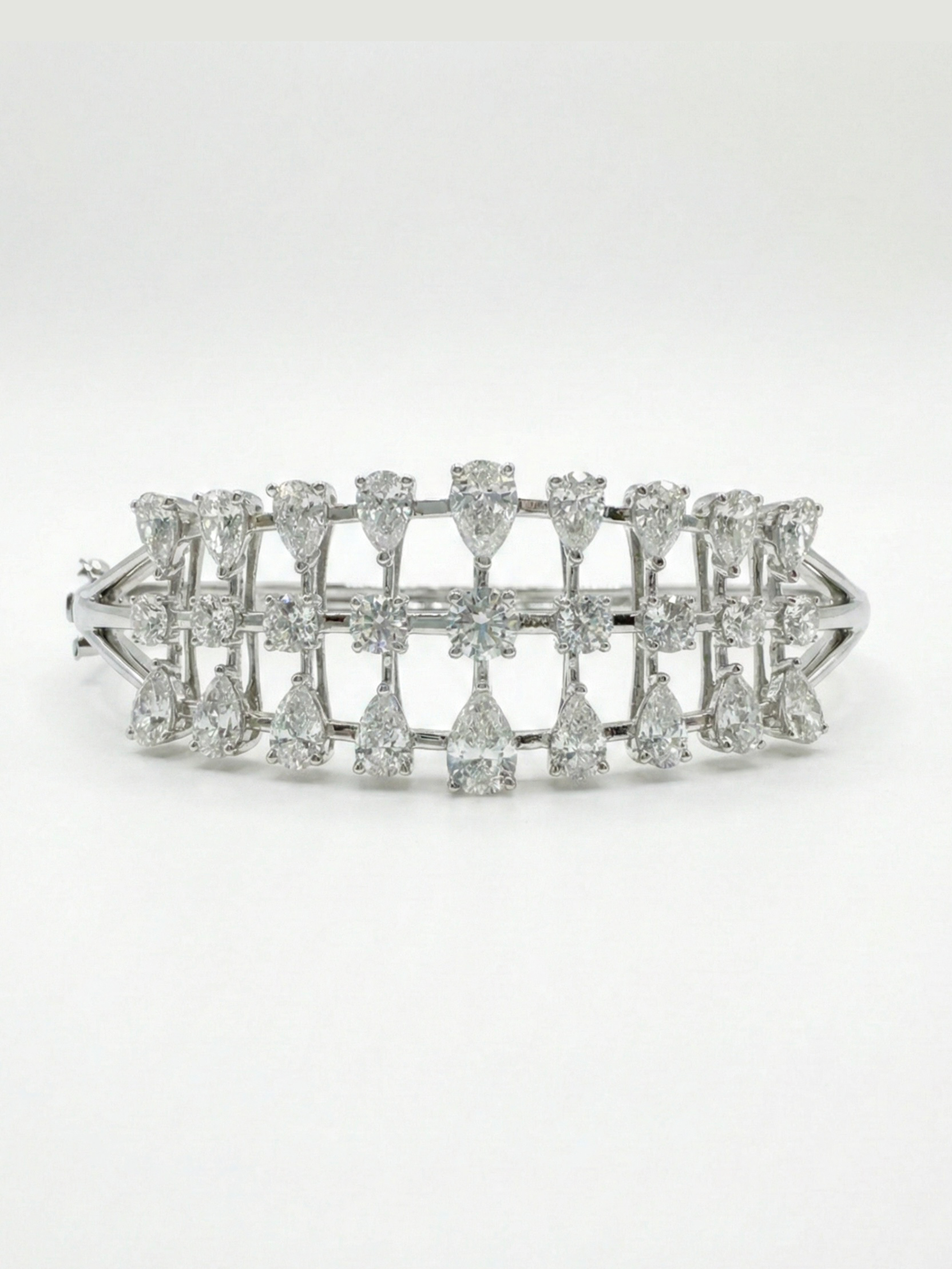 Zoryxa Chain Lab Diamond Bracelet