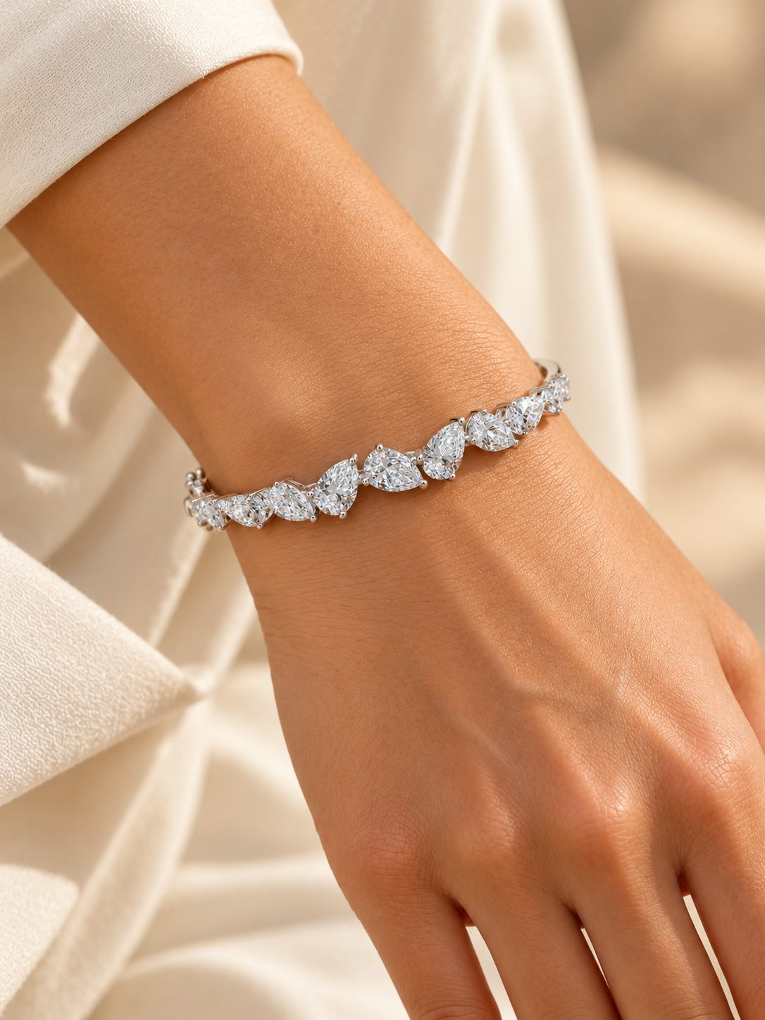 Fleur Arc Lab Diamond Bracelet