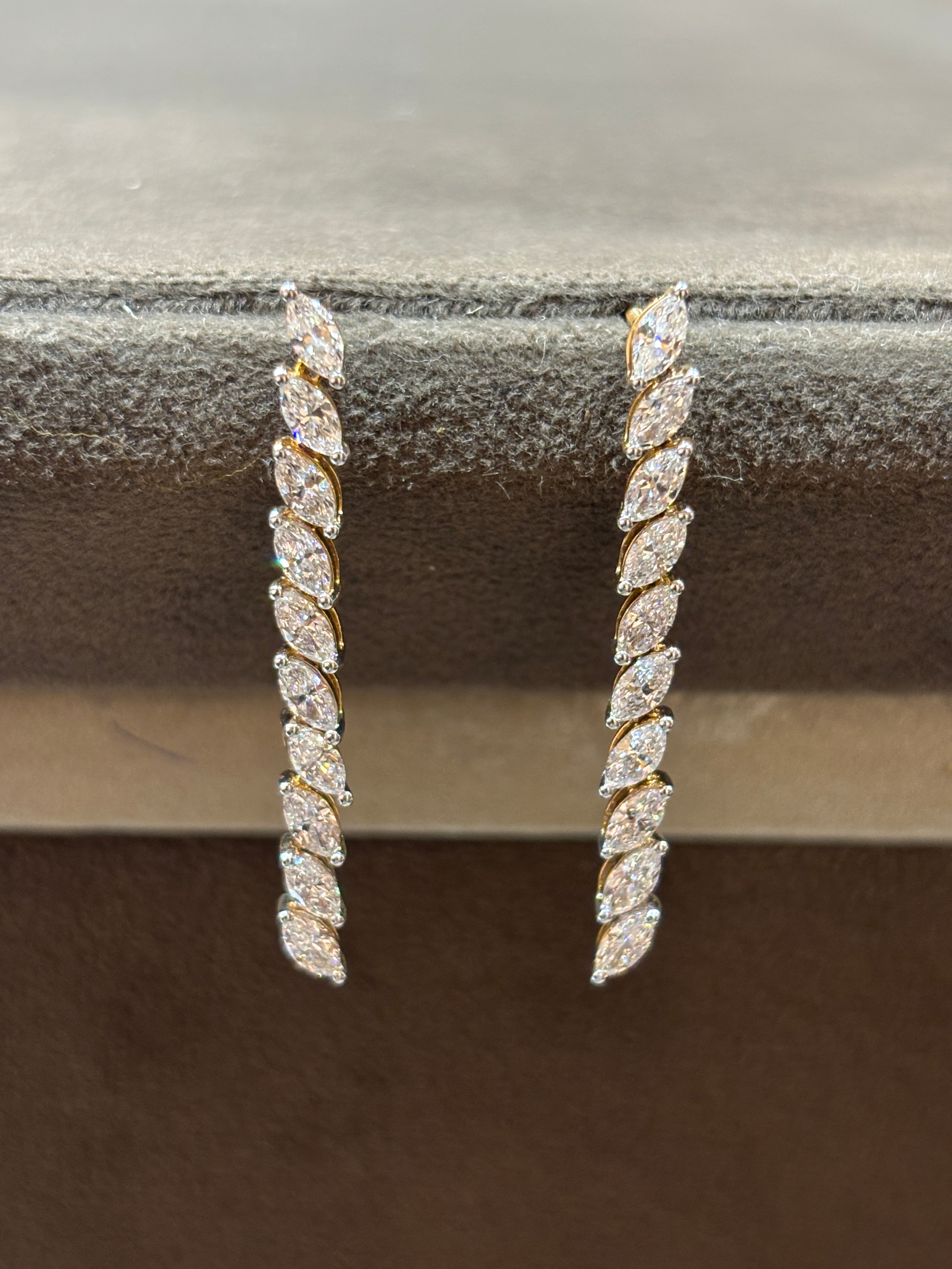 Sparkling Aurora Lab Diamond Earring
