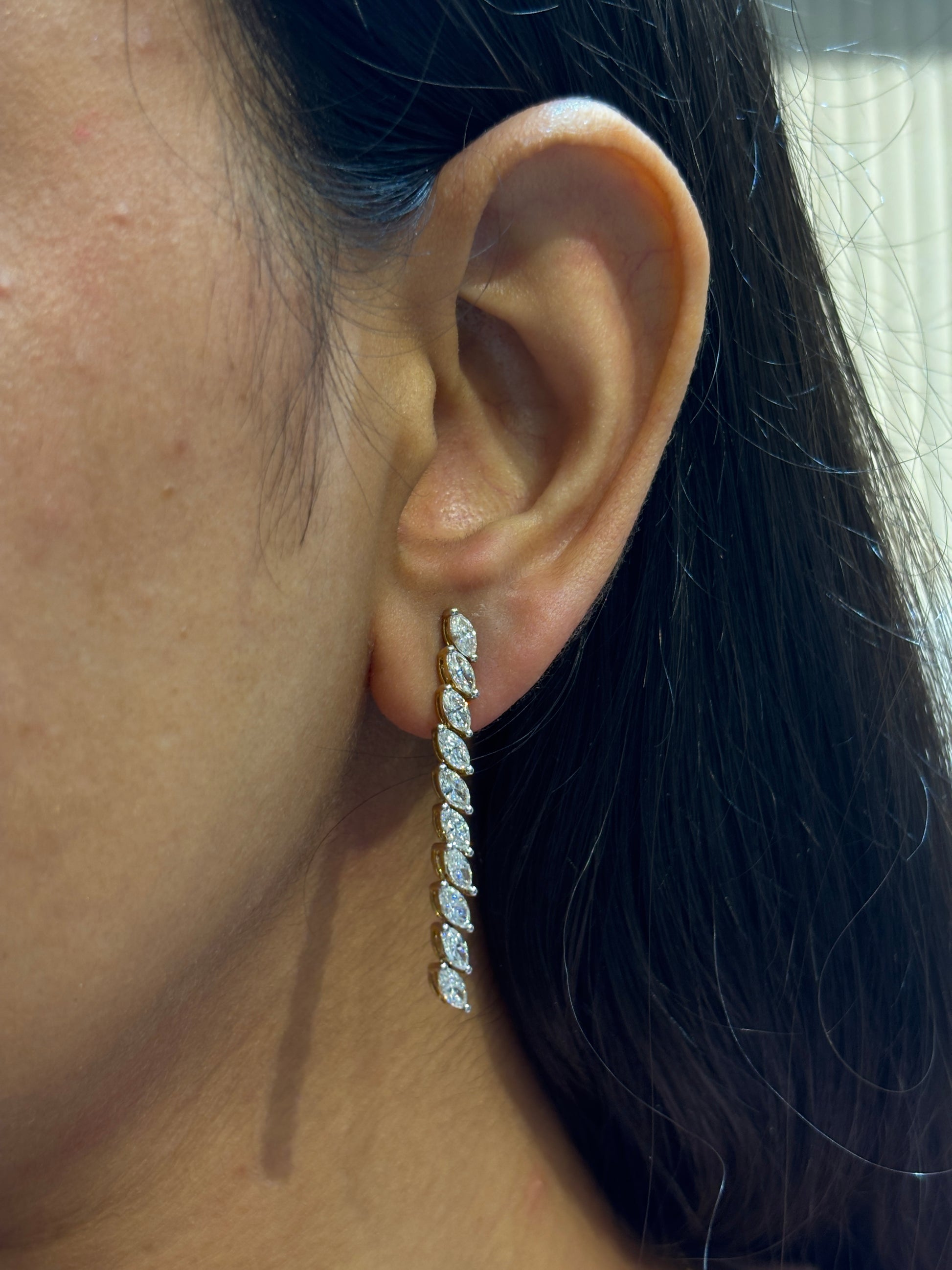 Sparkling Aurora Lab Diamond Earring