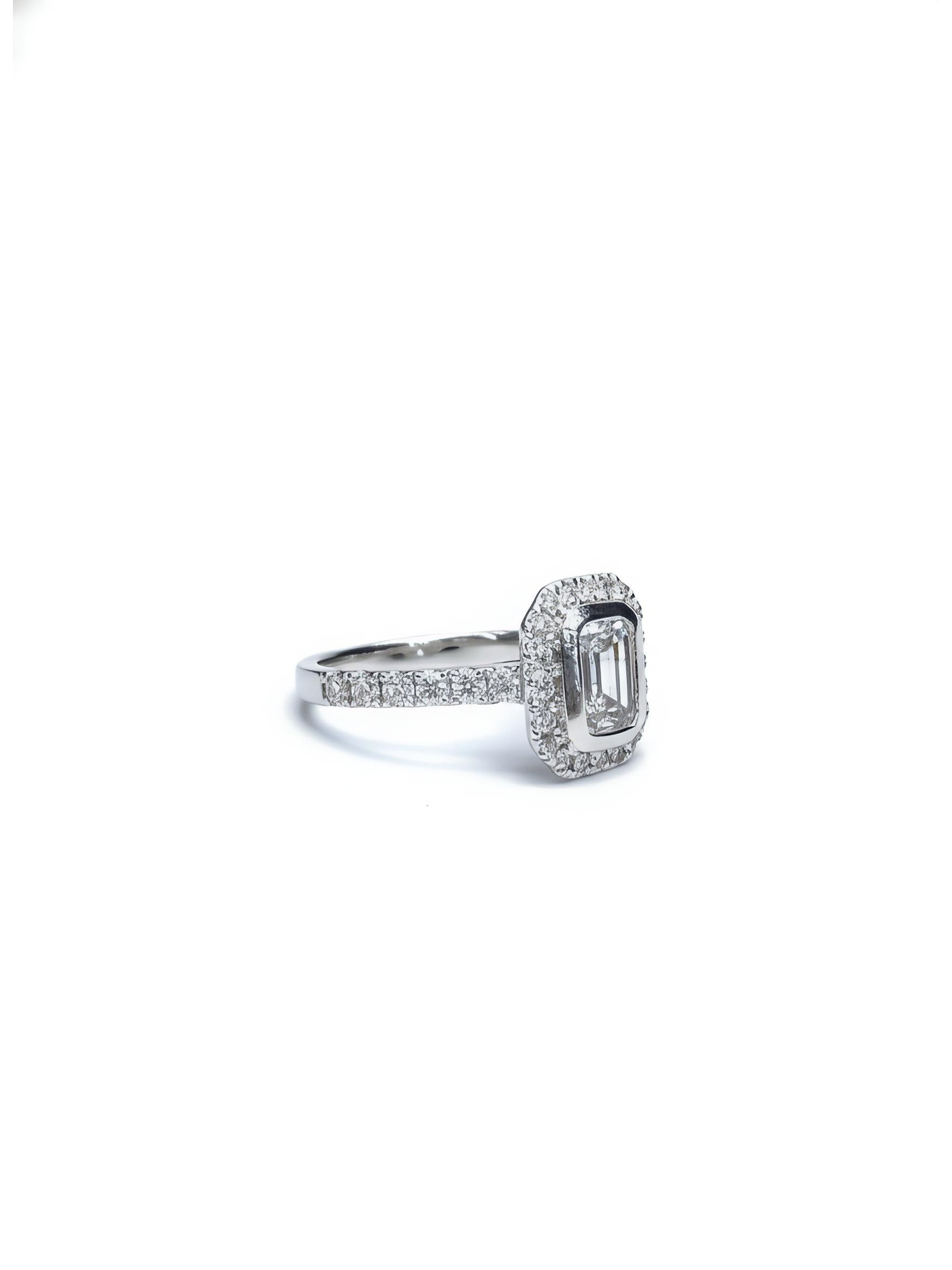 Side view of Qynexia Band Emerald Lab Diamond Halo Ring in 18K White Gold - Fiona Diamonds