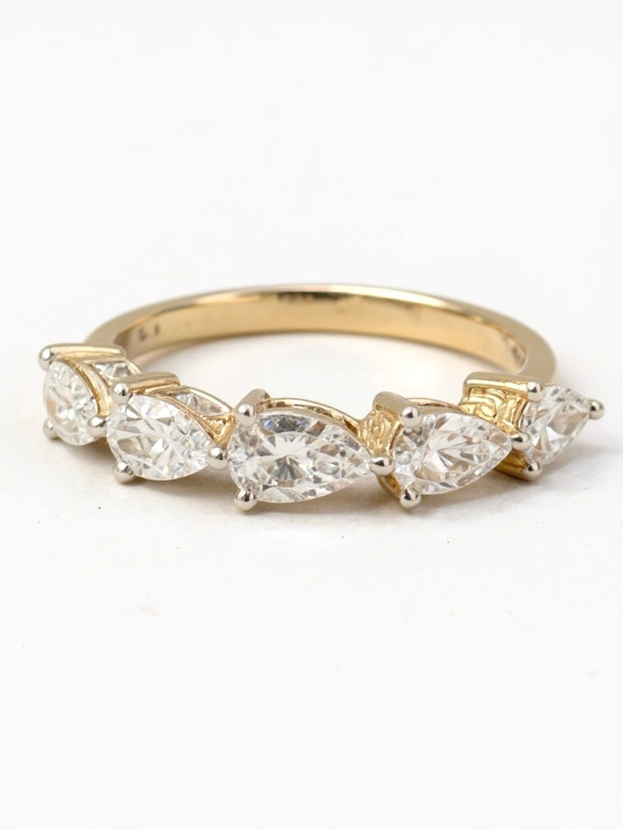 Aurora Trace Lab Diamond Ring - Fiona Diamonds - Fiona Diamonds