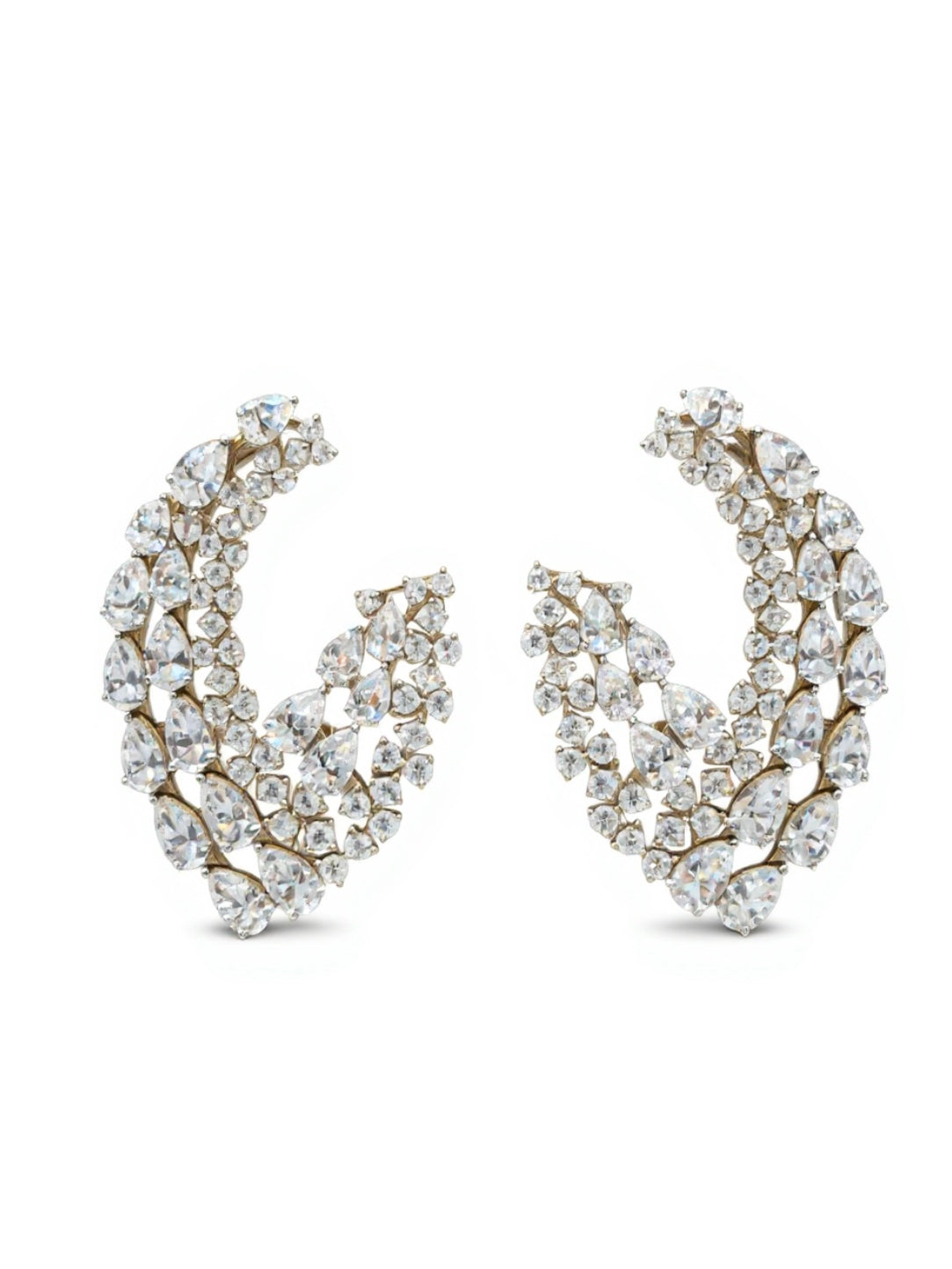 Graceful Horizon Lab Diamond Earring
