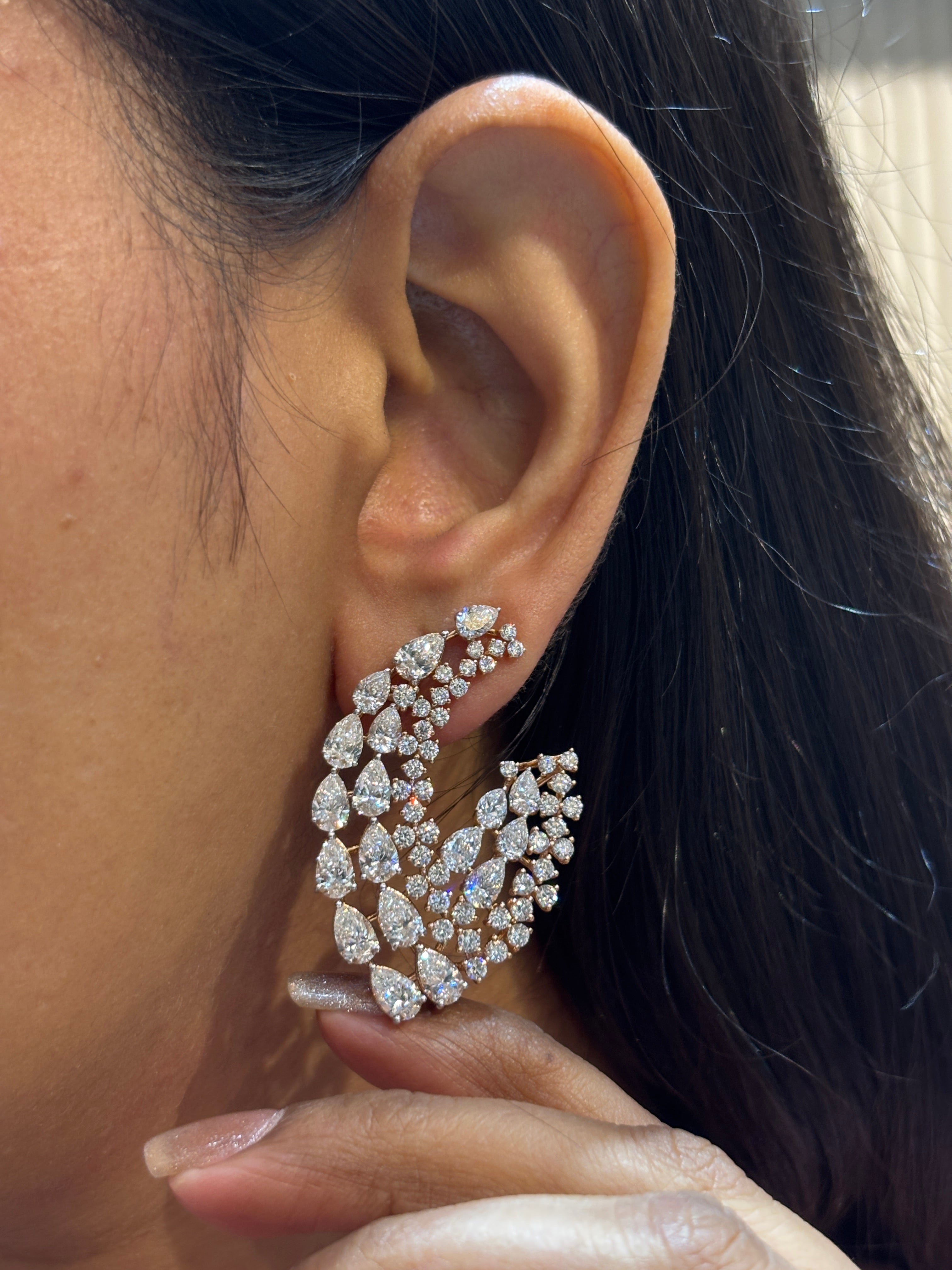 Graceful Horizon Lab Diamond Earring
