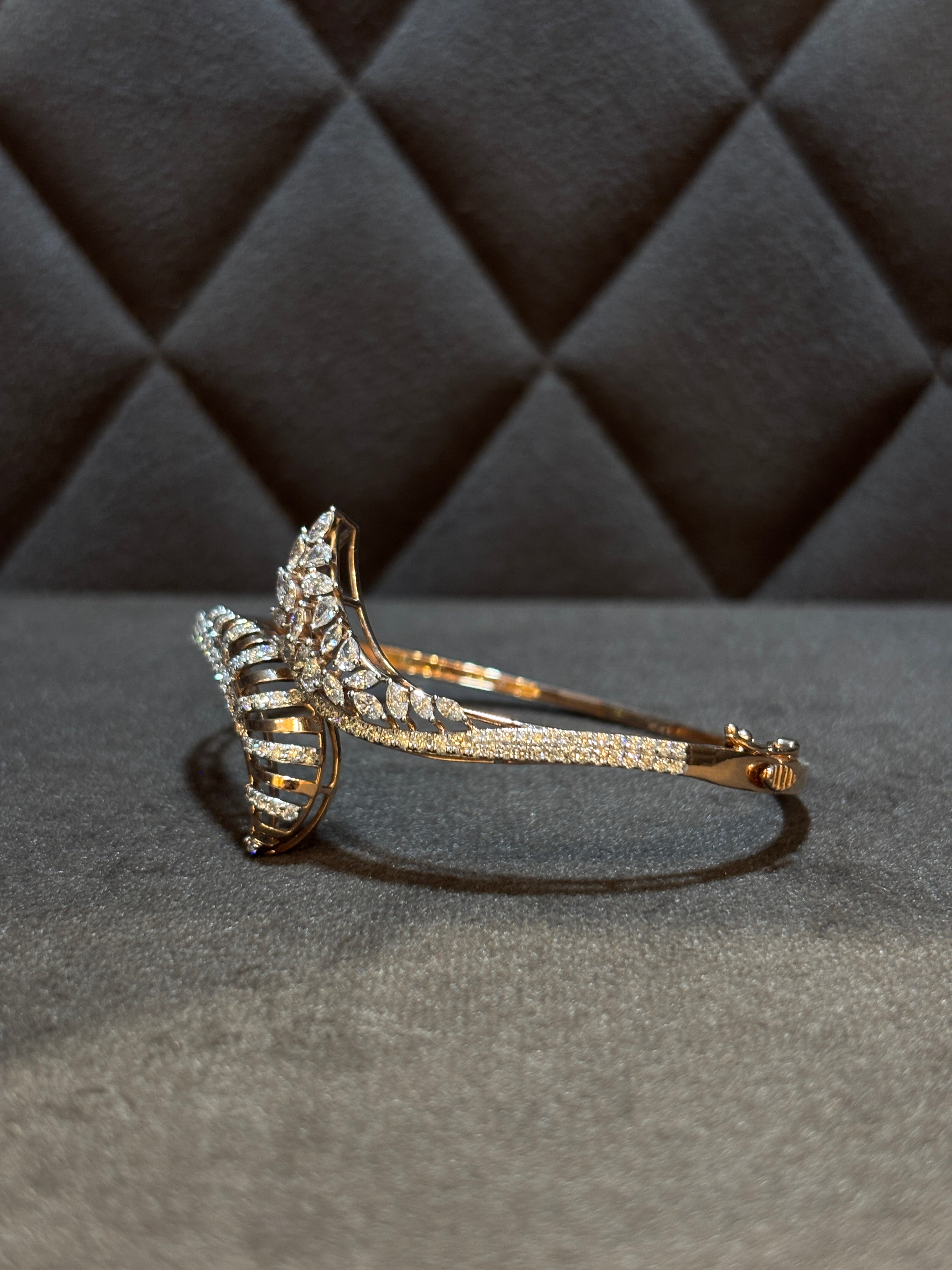 Mrinalini Lab Diamond Bracelet