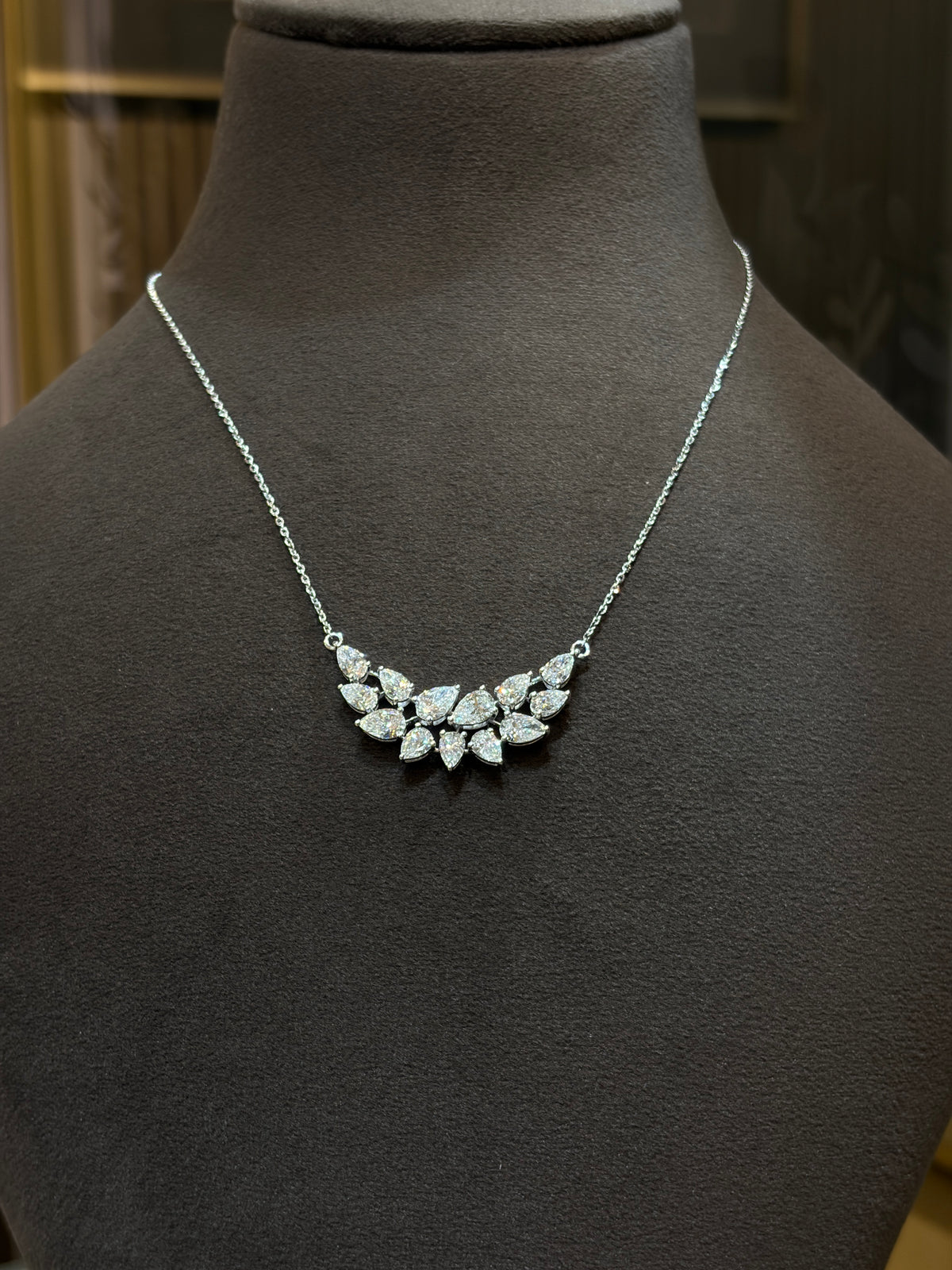 Elvrane Drolsith Lab Grown Diamond Pendant