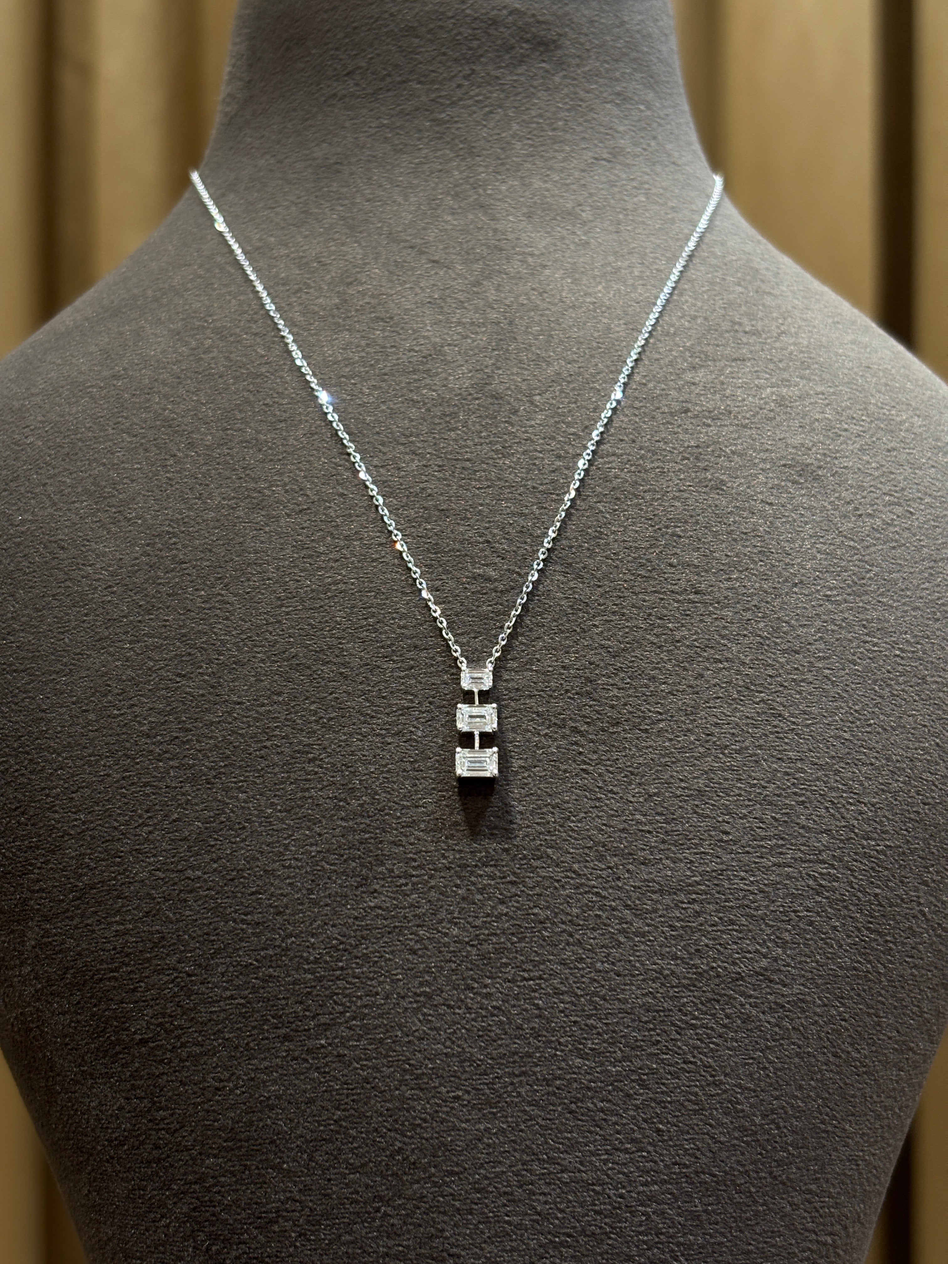 Serene Éclat Lab Diamond Pendant