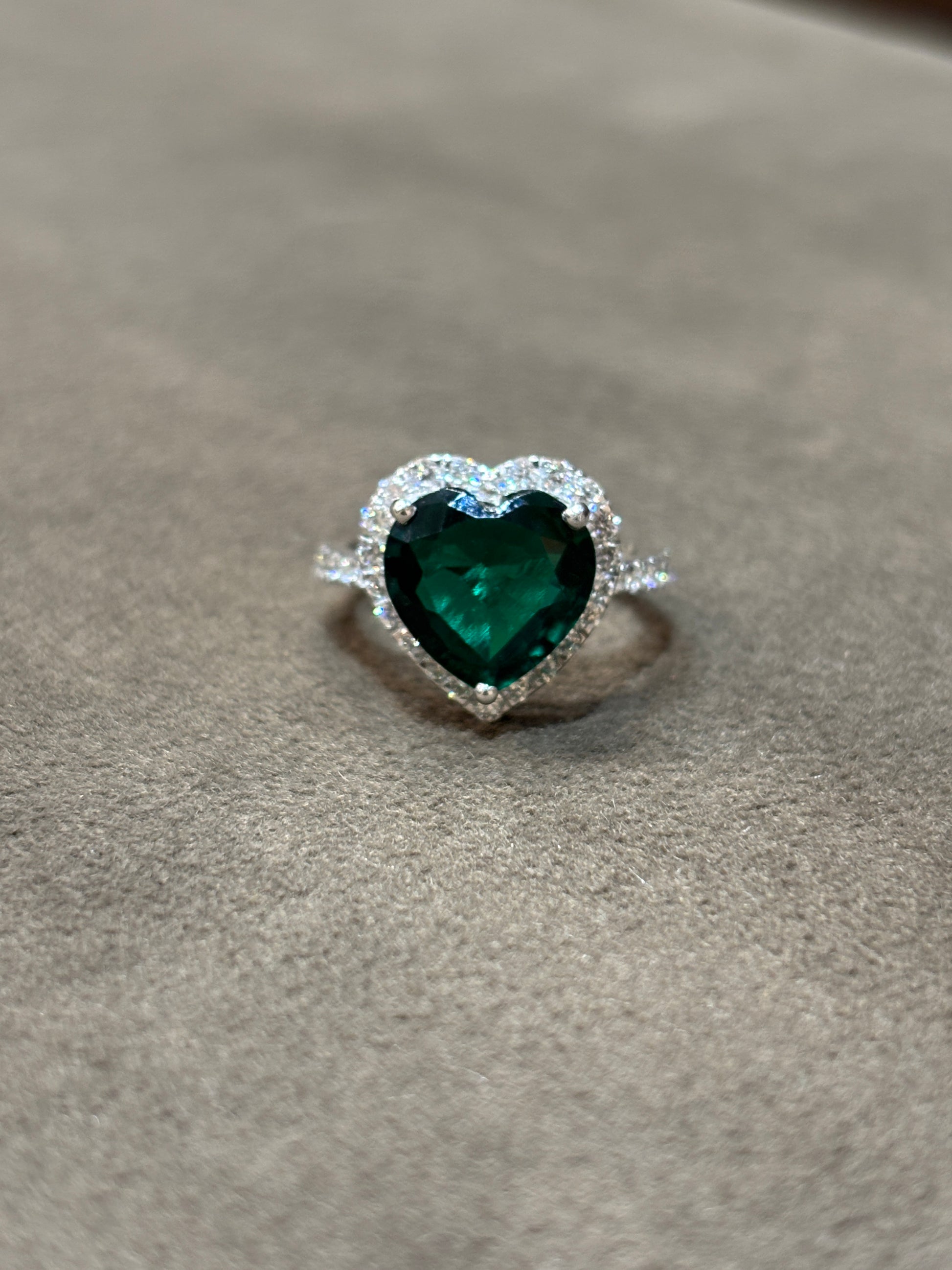 Avelora Nyra Lab Diamond Ring