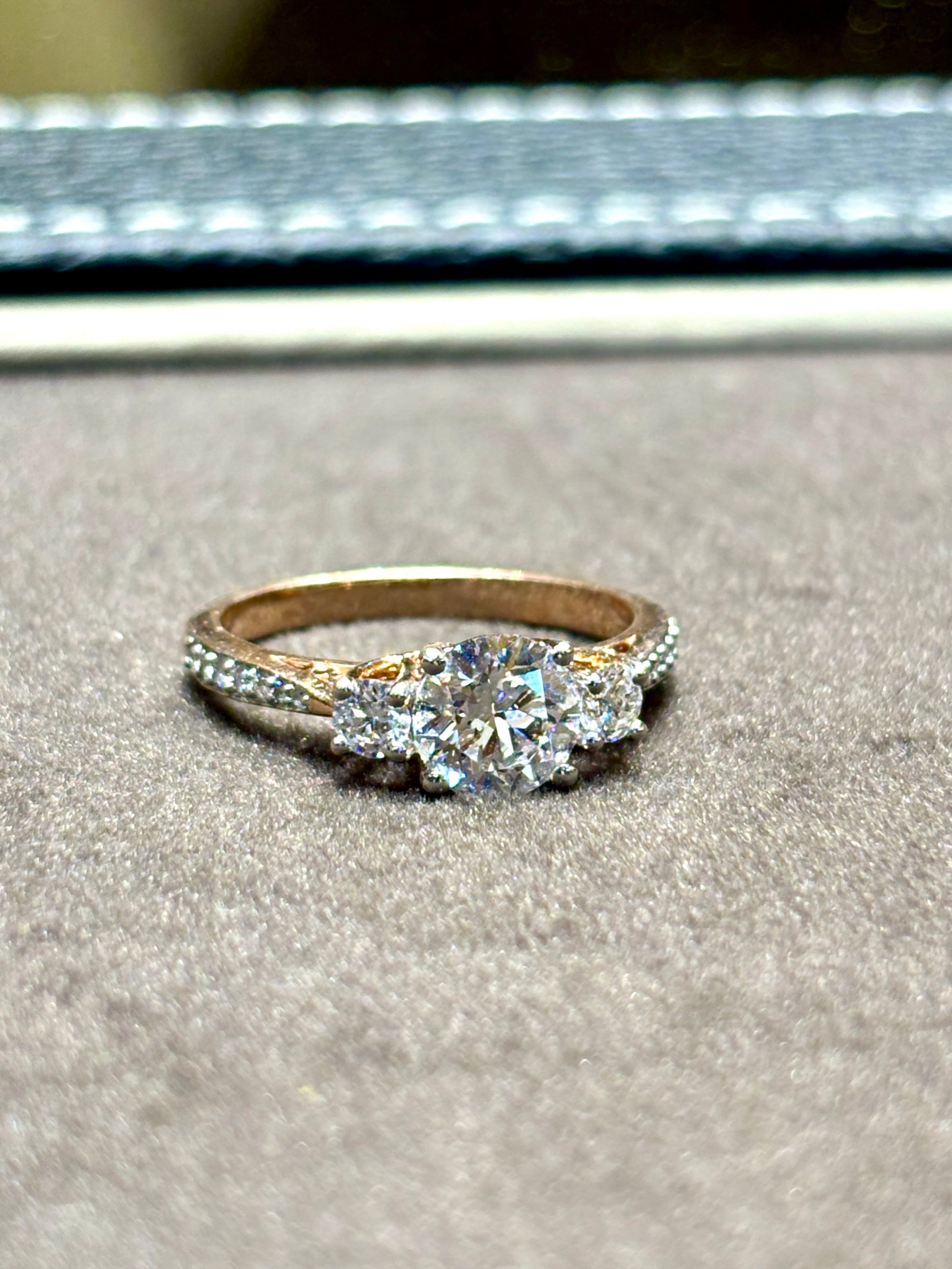 Raahi Lab Diamond Ring
