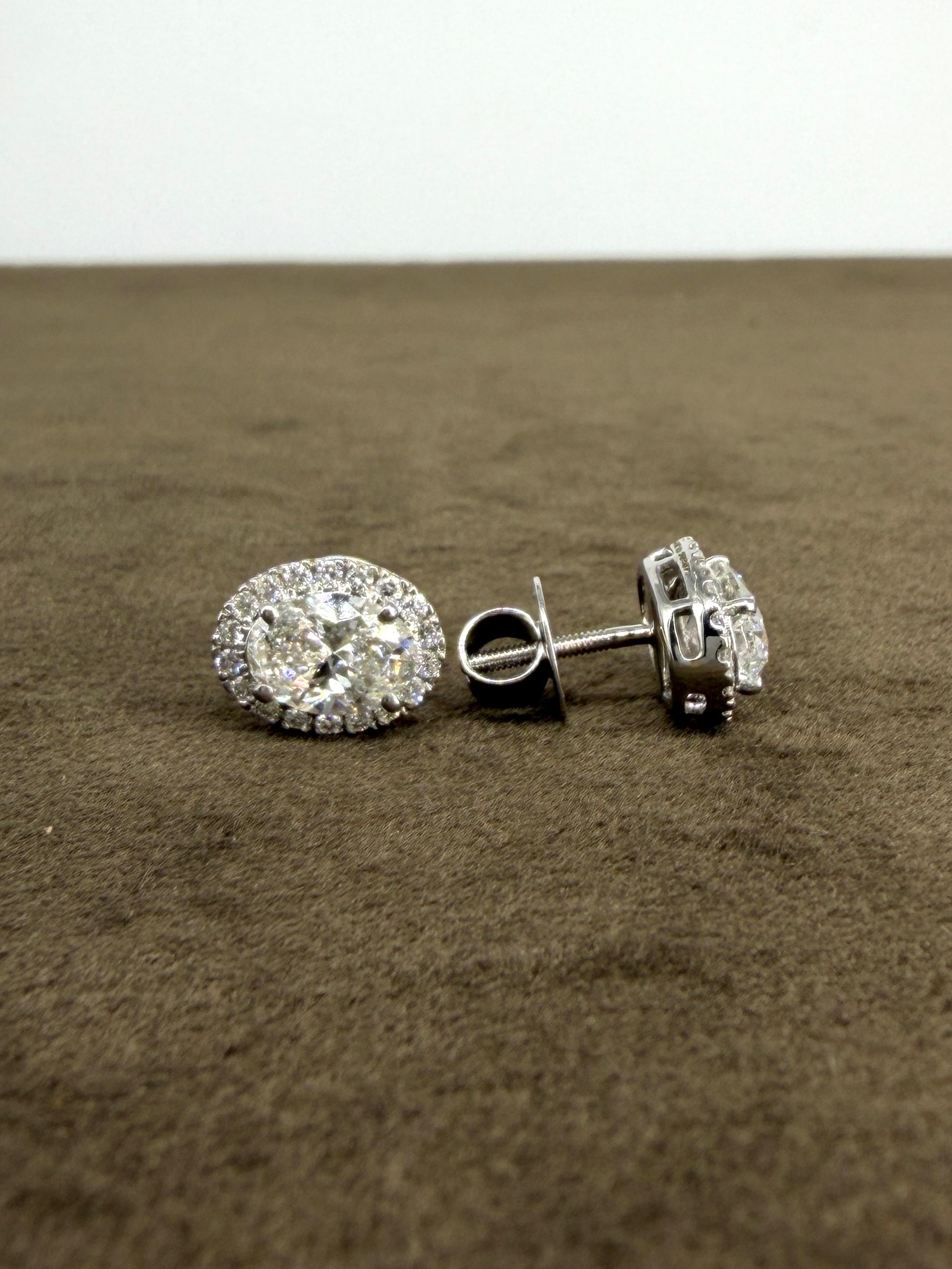 Golden Thread Lab Diamond Earring