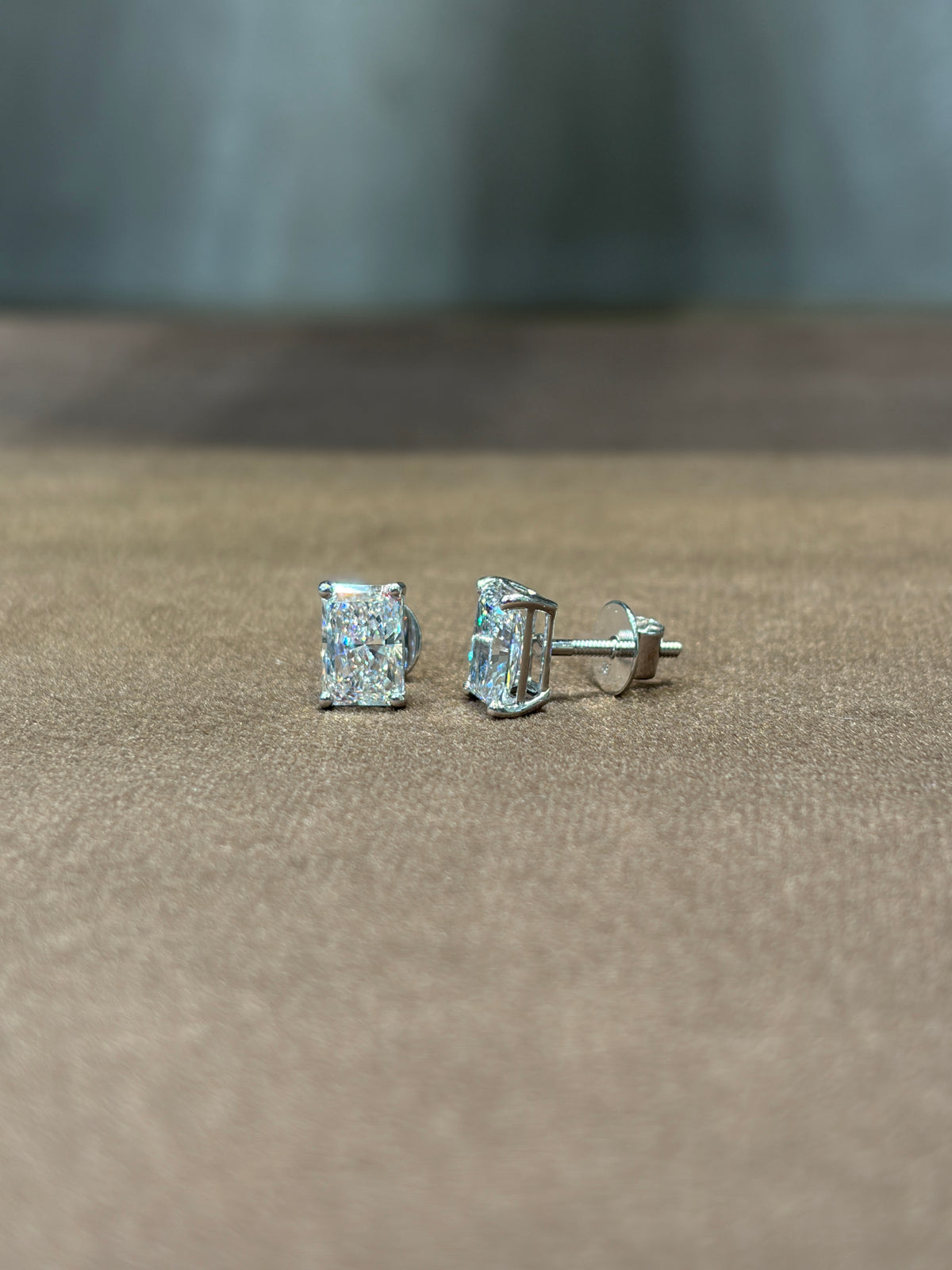 Arevyn Calvorn Lab Grown Diamond Earring