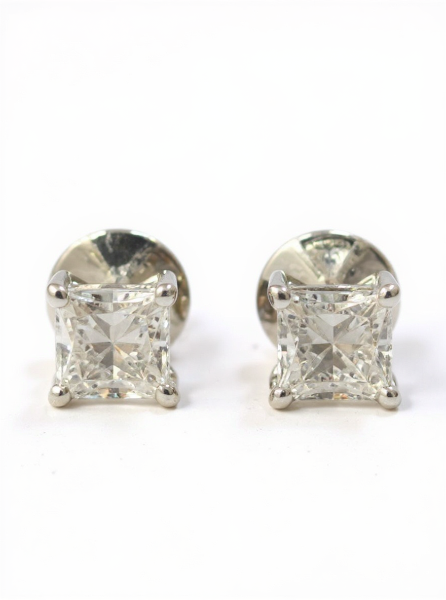 Esha Glow Lab Diamond Earring