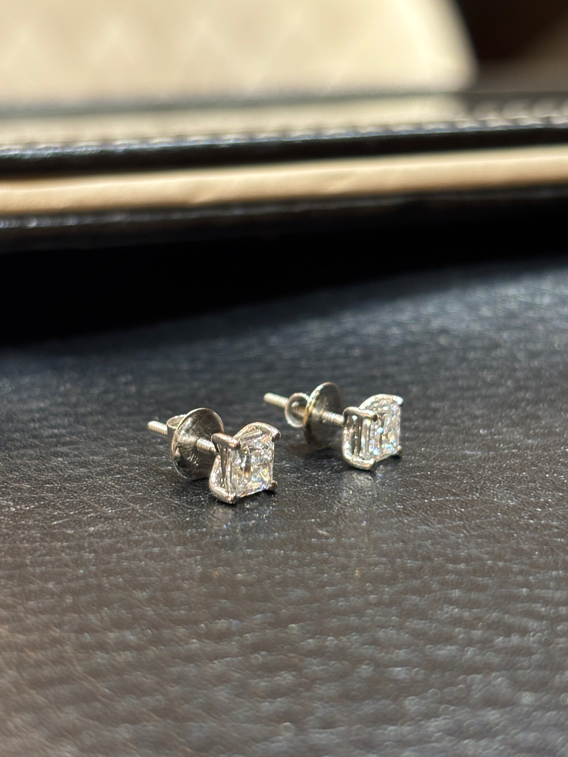 Esha Glow Lab Diamond Earring
