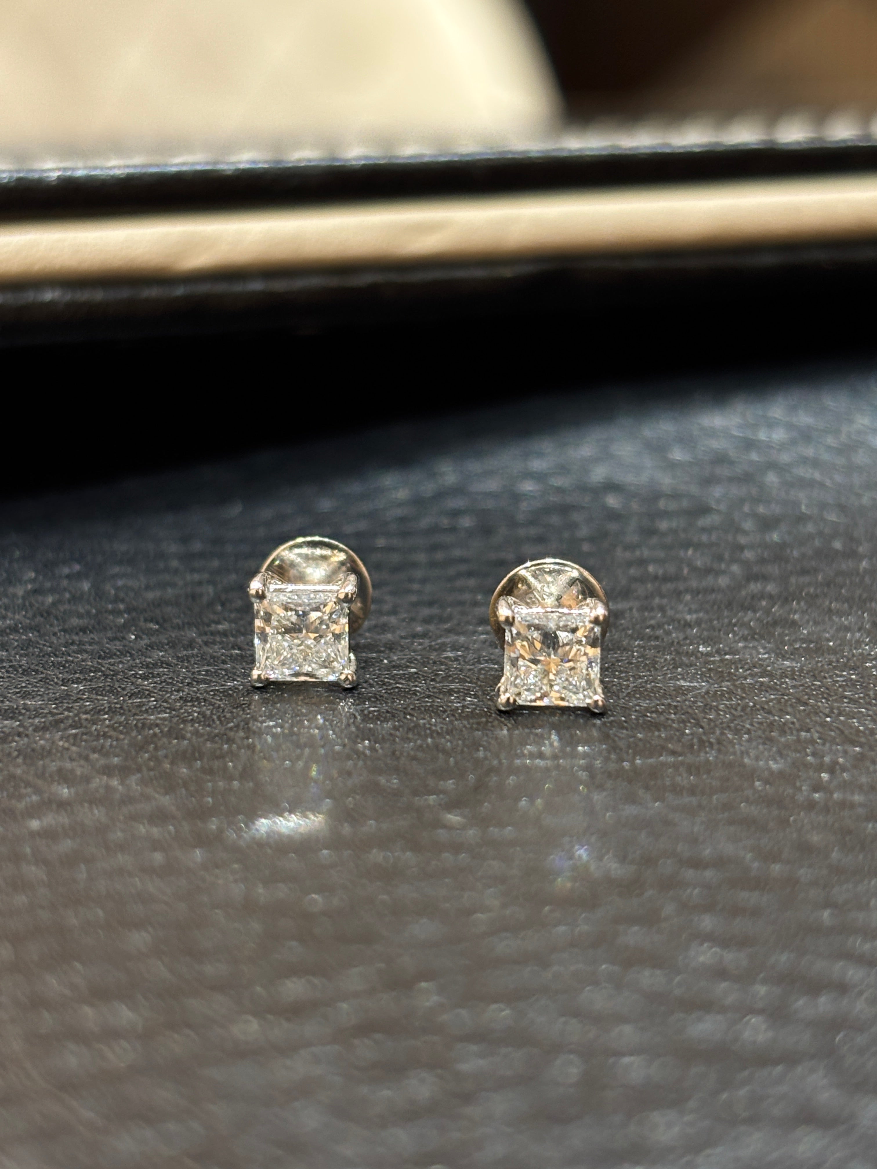 Esha Glow Lab Diamond Earring