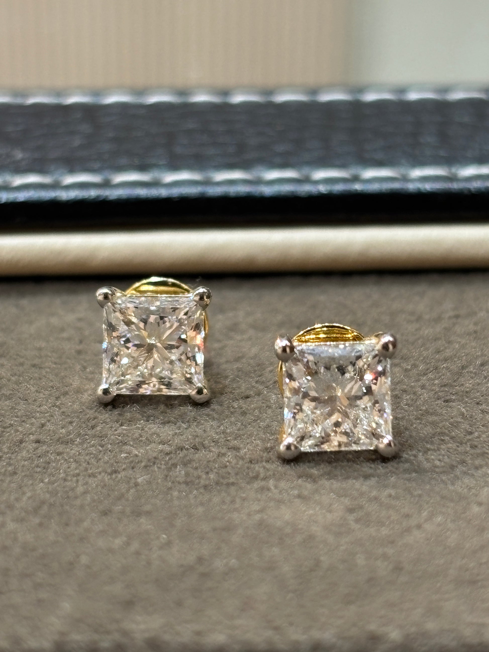 Devika Lab Diamond Earring