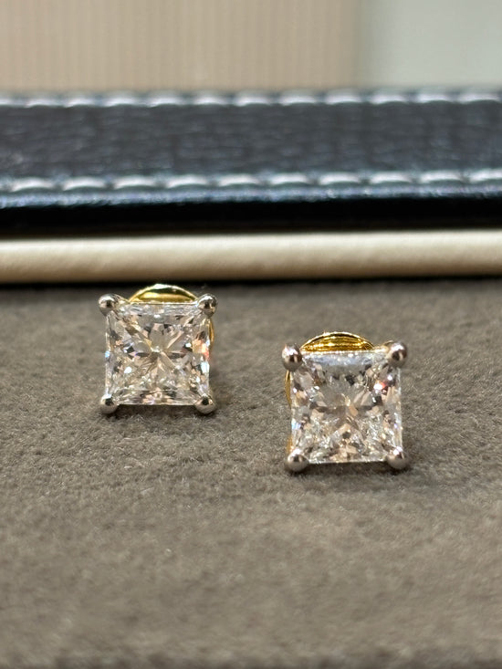 Devika Lab Diamond Earring