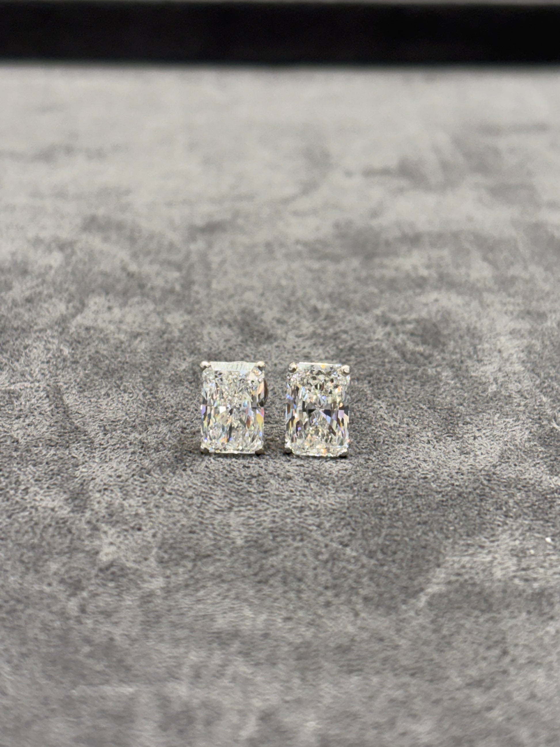 Elvrane Mircal Lab Grown Diamond Earring