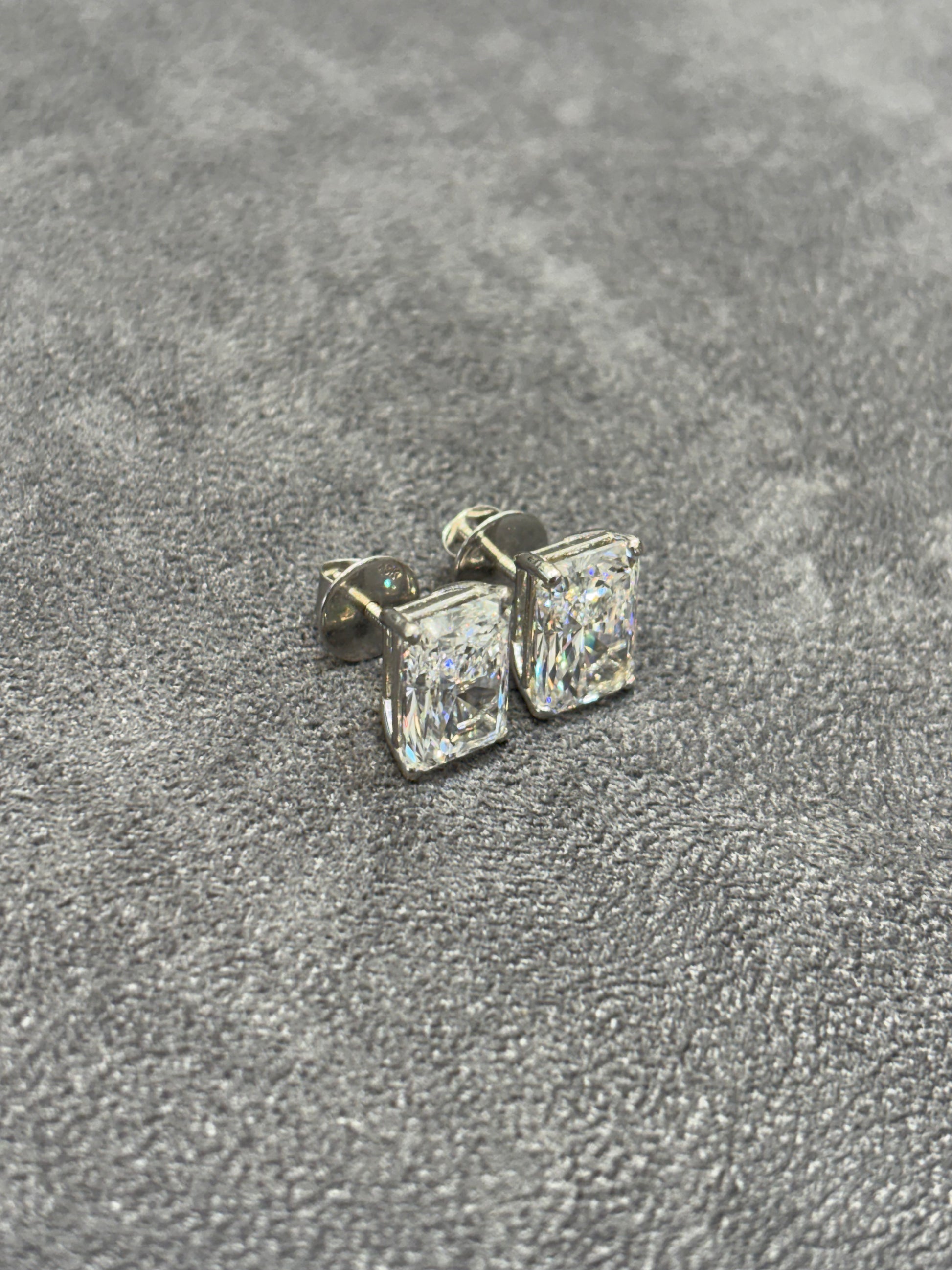 Elvrane Mircal Lab Grown Diamond Earring