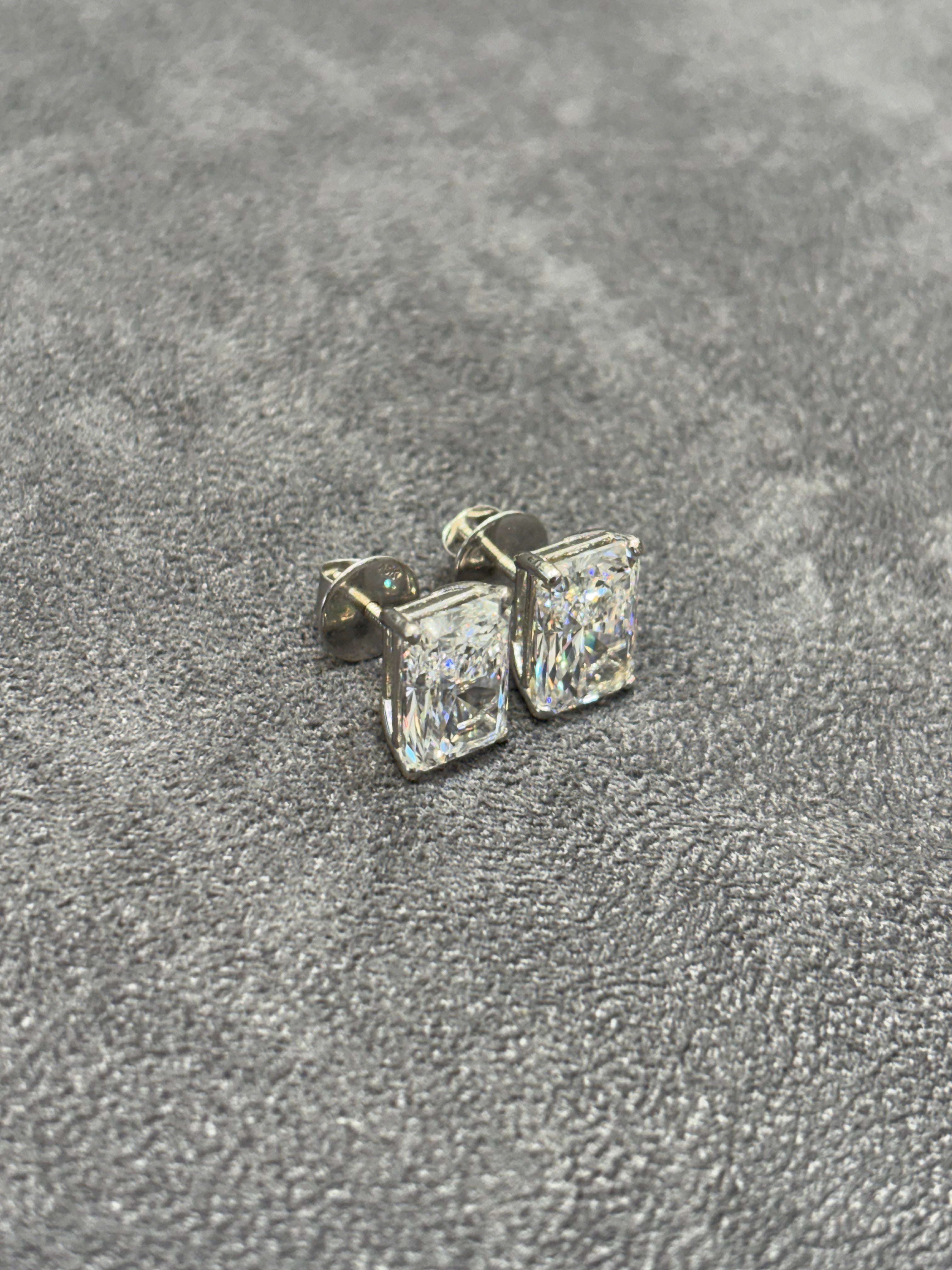 Elvrane Mircal Lab Grown Diamond Earring