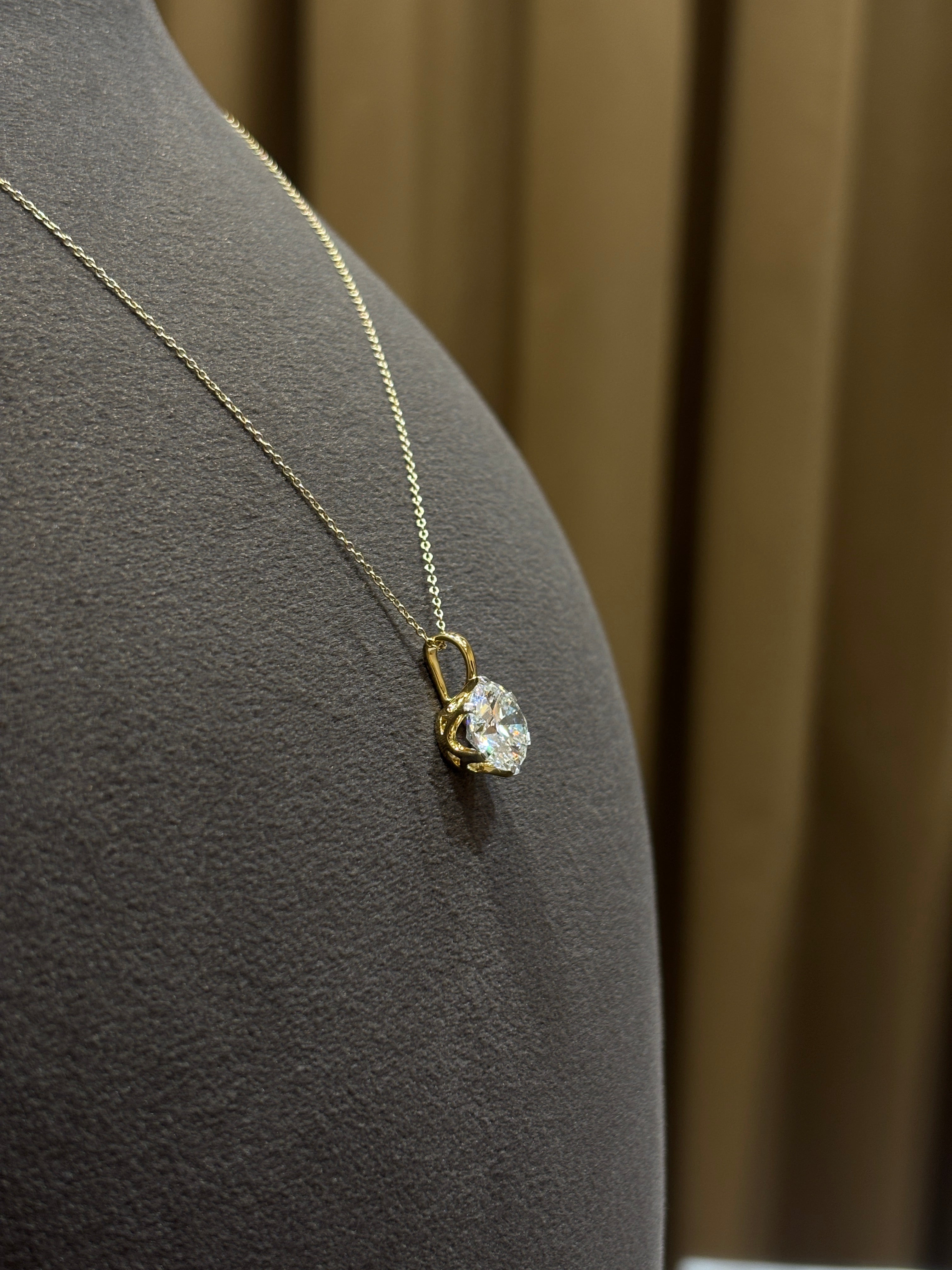 Calinth Reve Lab Grown Diamond Pendant