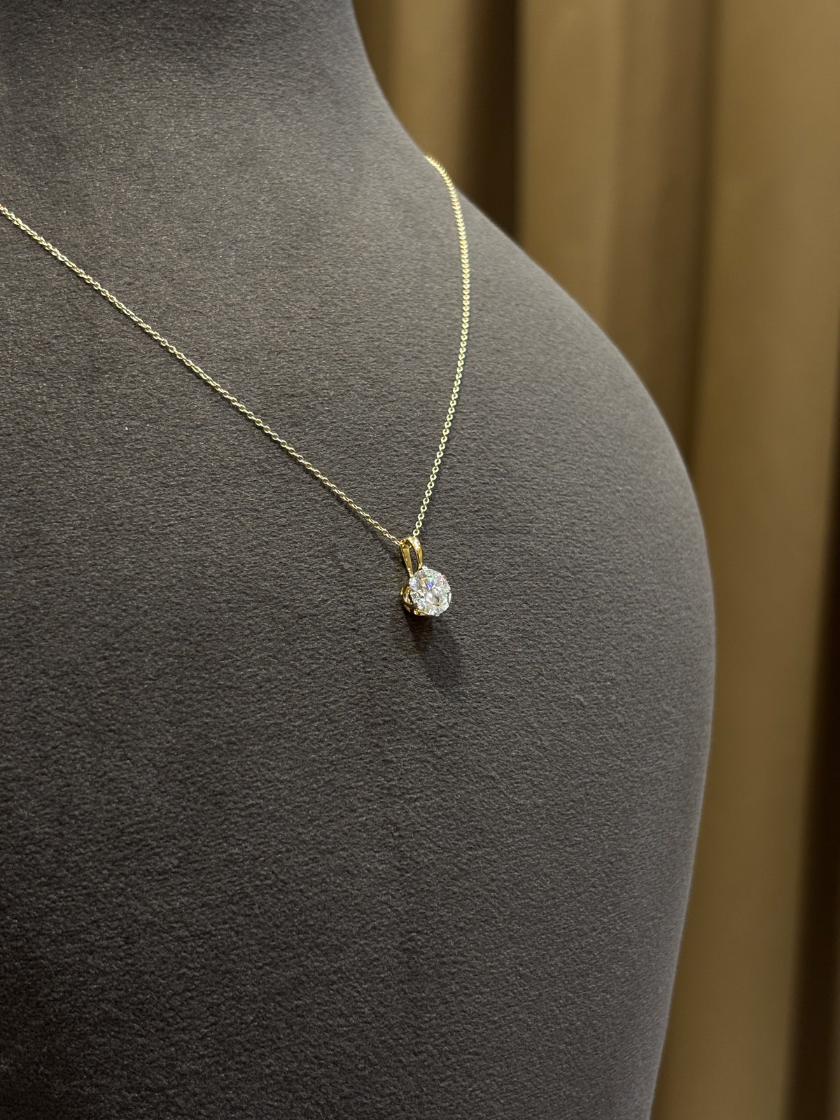 Elinth Vara Lab Grown Diamond Pendant