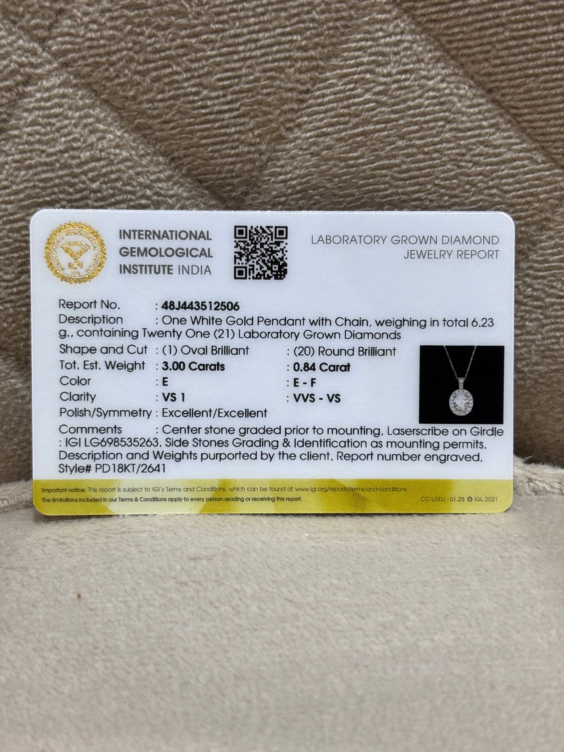 Ysolde Flash Lab Diamond Pendant