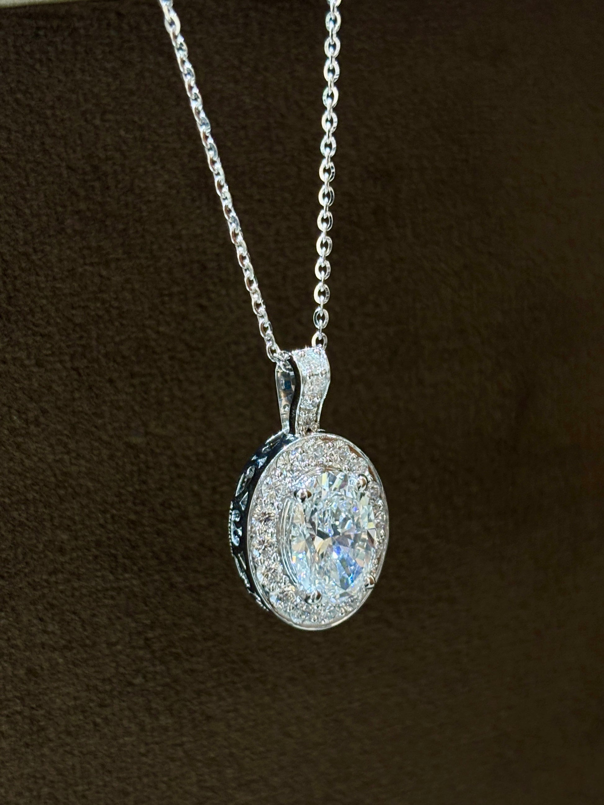 Ysolde Flash Lab Diamond Pendant