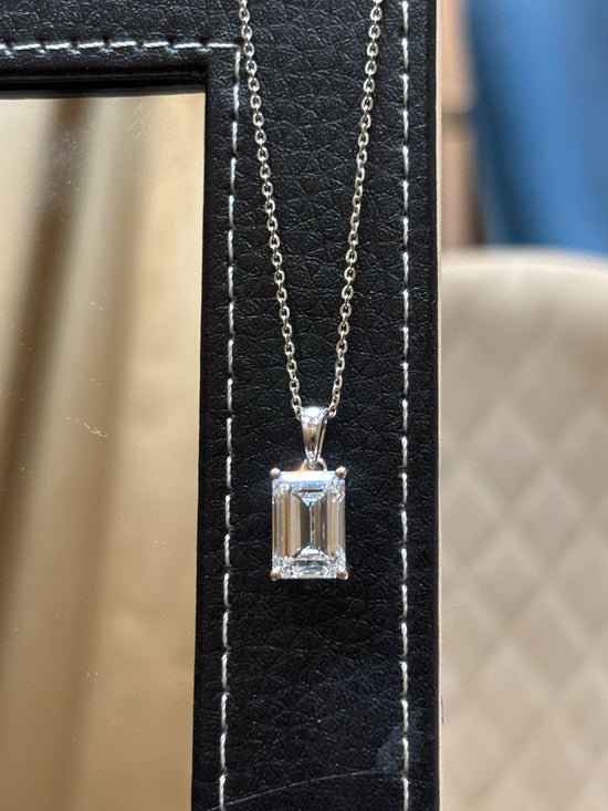 Kyla Breeze Lab Diamond Pendant
