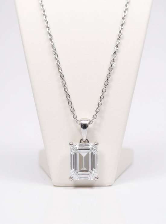 Kyla Breeze Lab Diamond Pendant