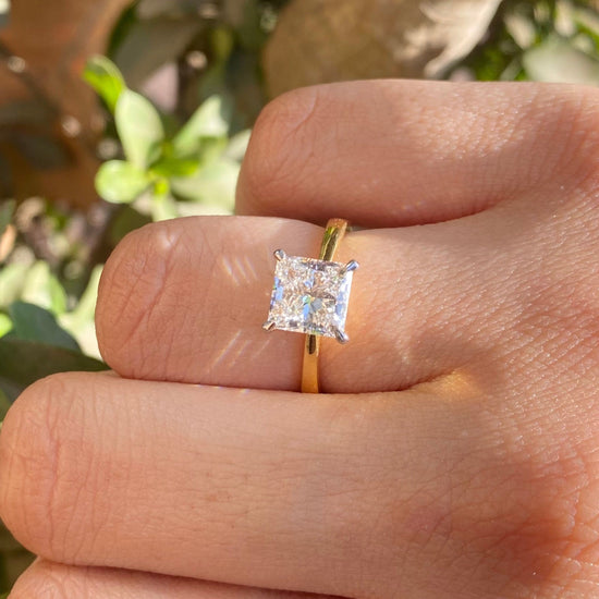 Sovereign Lab Diamond Ring - Fiona Diamonds - Fiona Diamonds