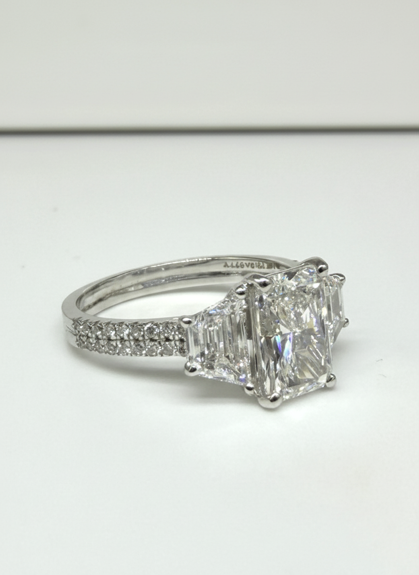 Silent Thread Lab Diamond Ring