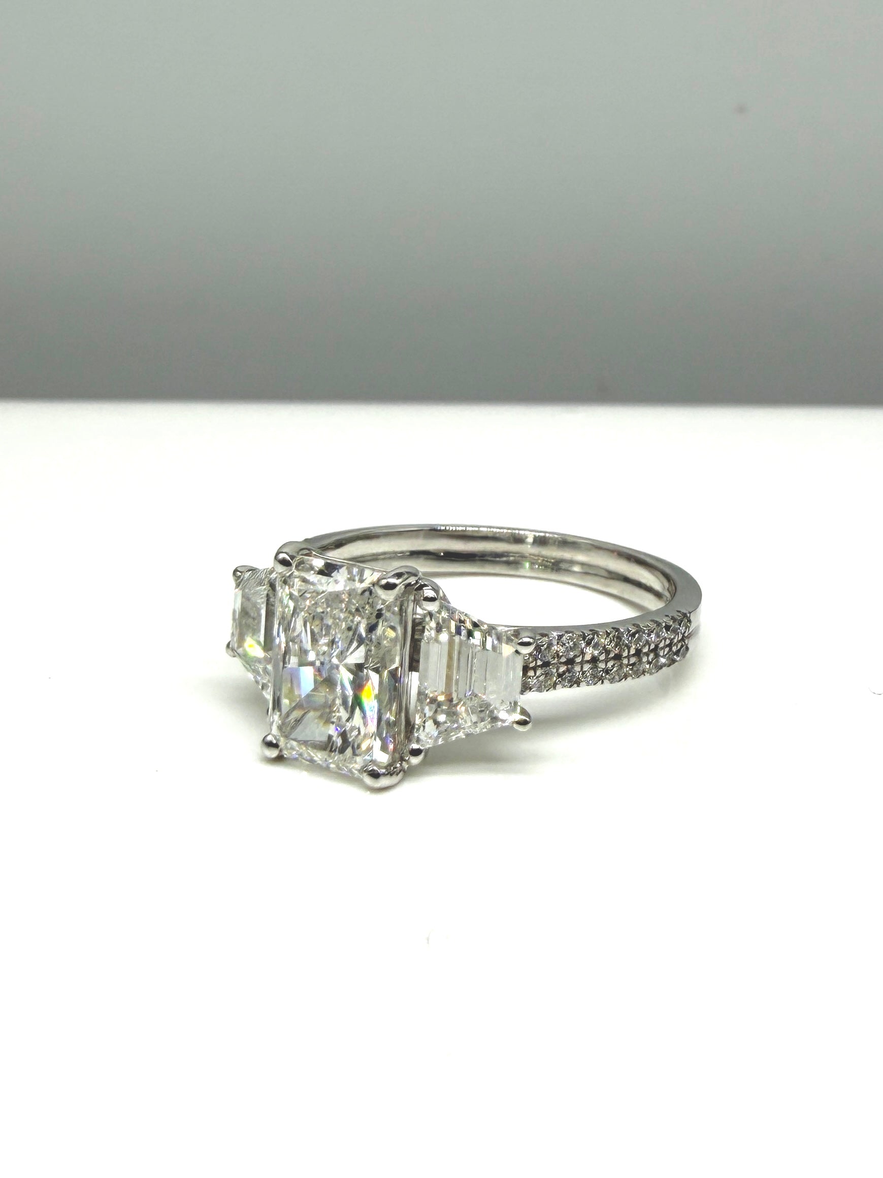 Silent Thread Lab Diamond Ring