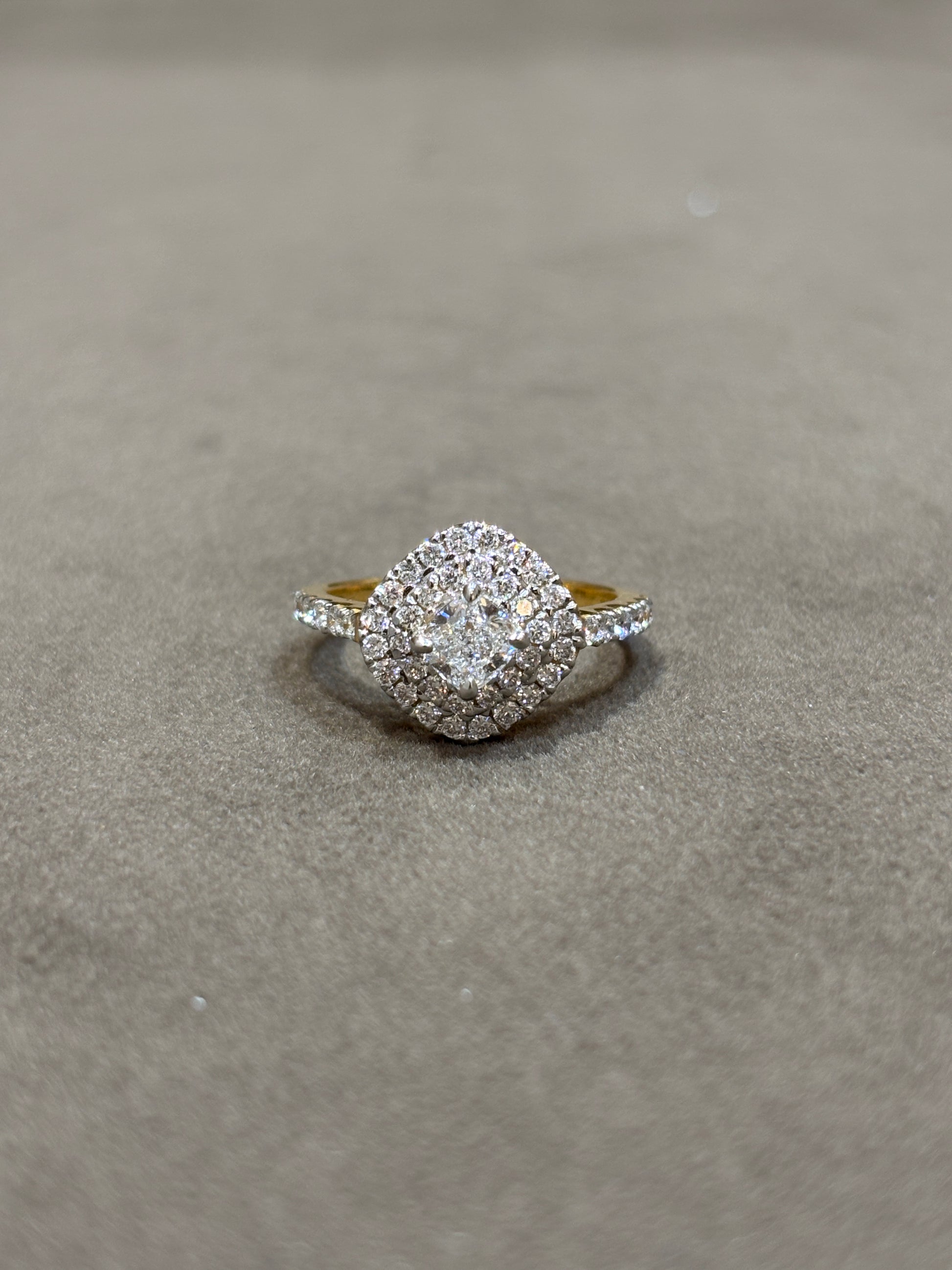 Velvet Éclat Lab Diamond Ring