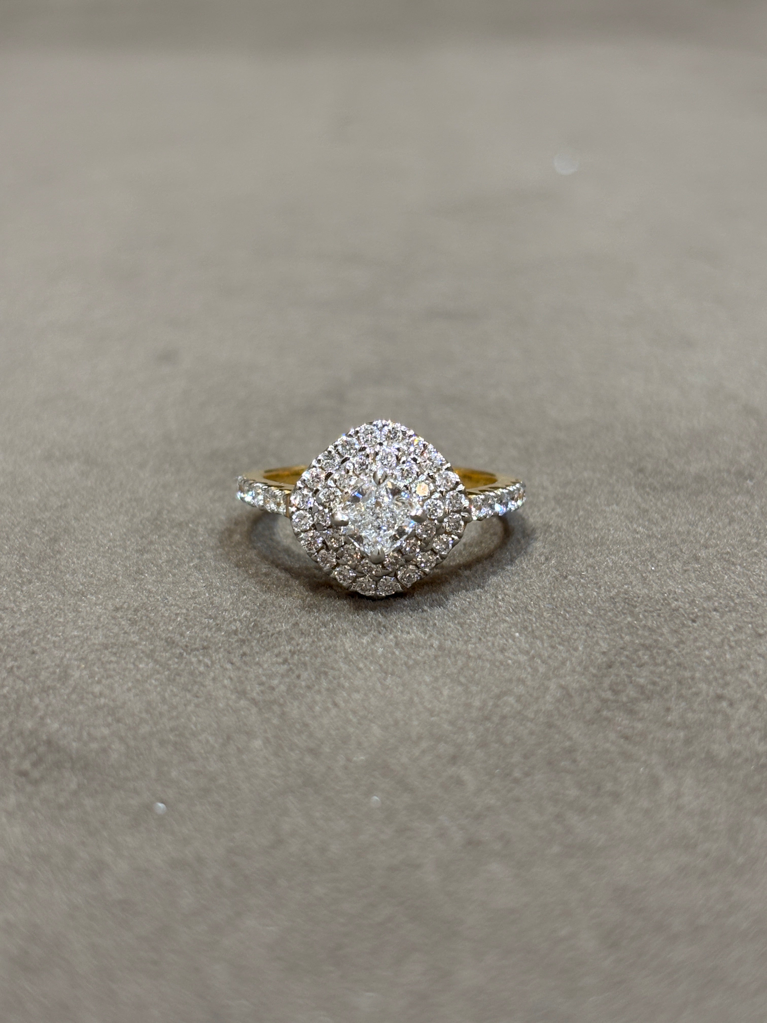 Velvet Éclat Lab Diamond Ring