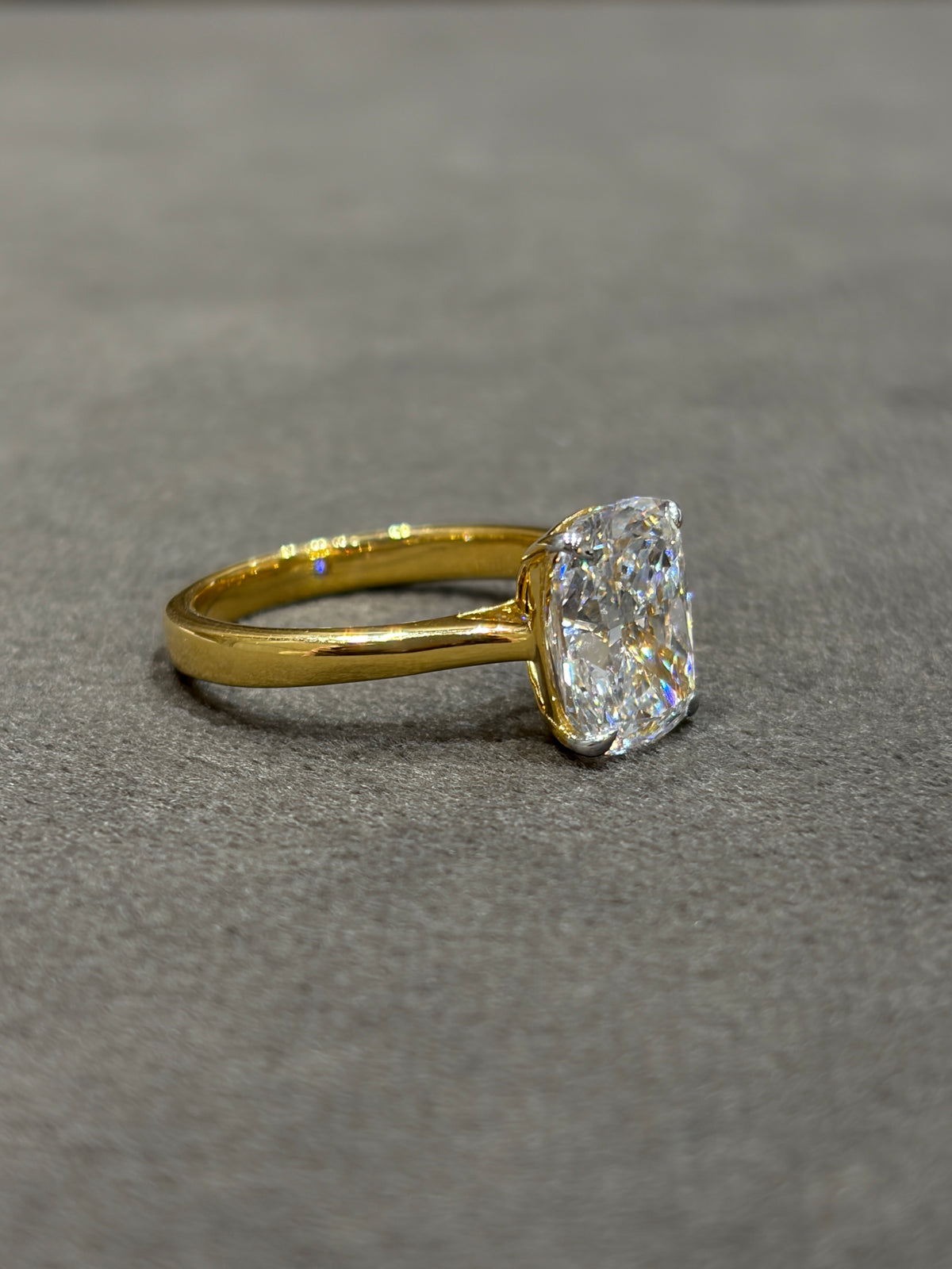 Zia Arc Lab Diamond Ring