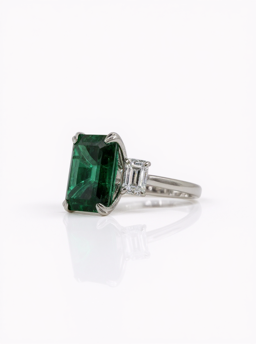 Lyra Halo Lab Diamond Ring