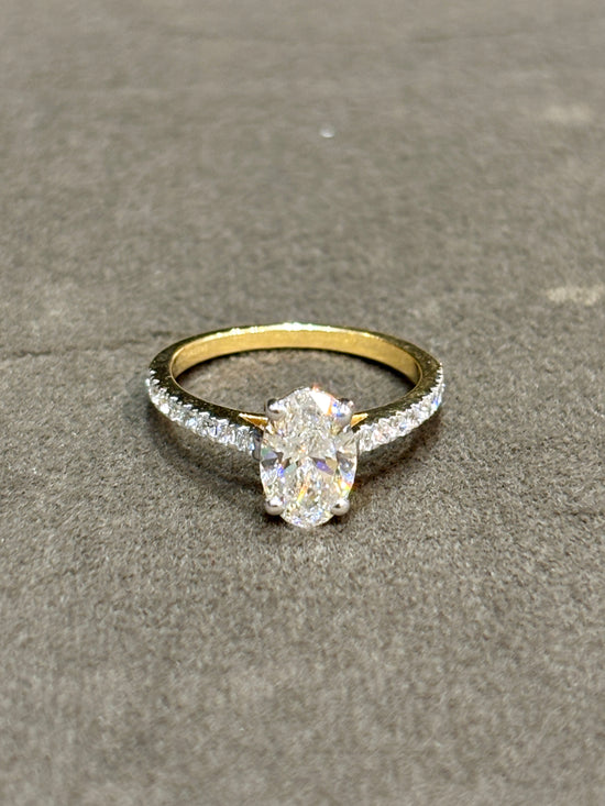 Regal Crown Lab Diamond Ring