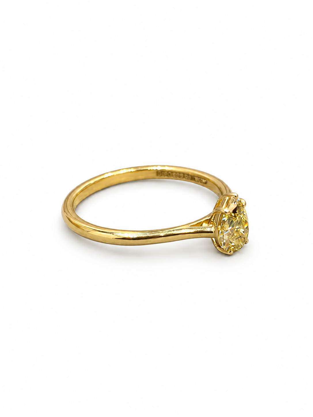 Mira Curve Lab Diamond Ring