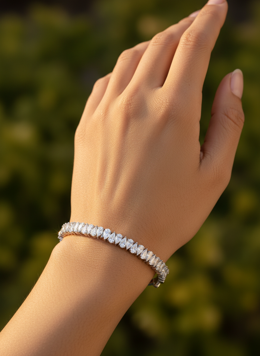 Urelindra 20 Pointer Lab Diamond Bracelet – Classic & Timeless - Fiona Diamonds - Fiona Diamonds