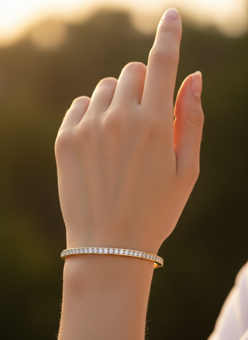 Radiant Halo 0.06 Pointer Lab Diamond Bracelet - Fiona Diamonds - Fiona Diamonds