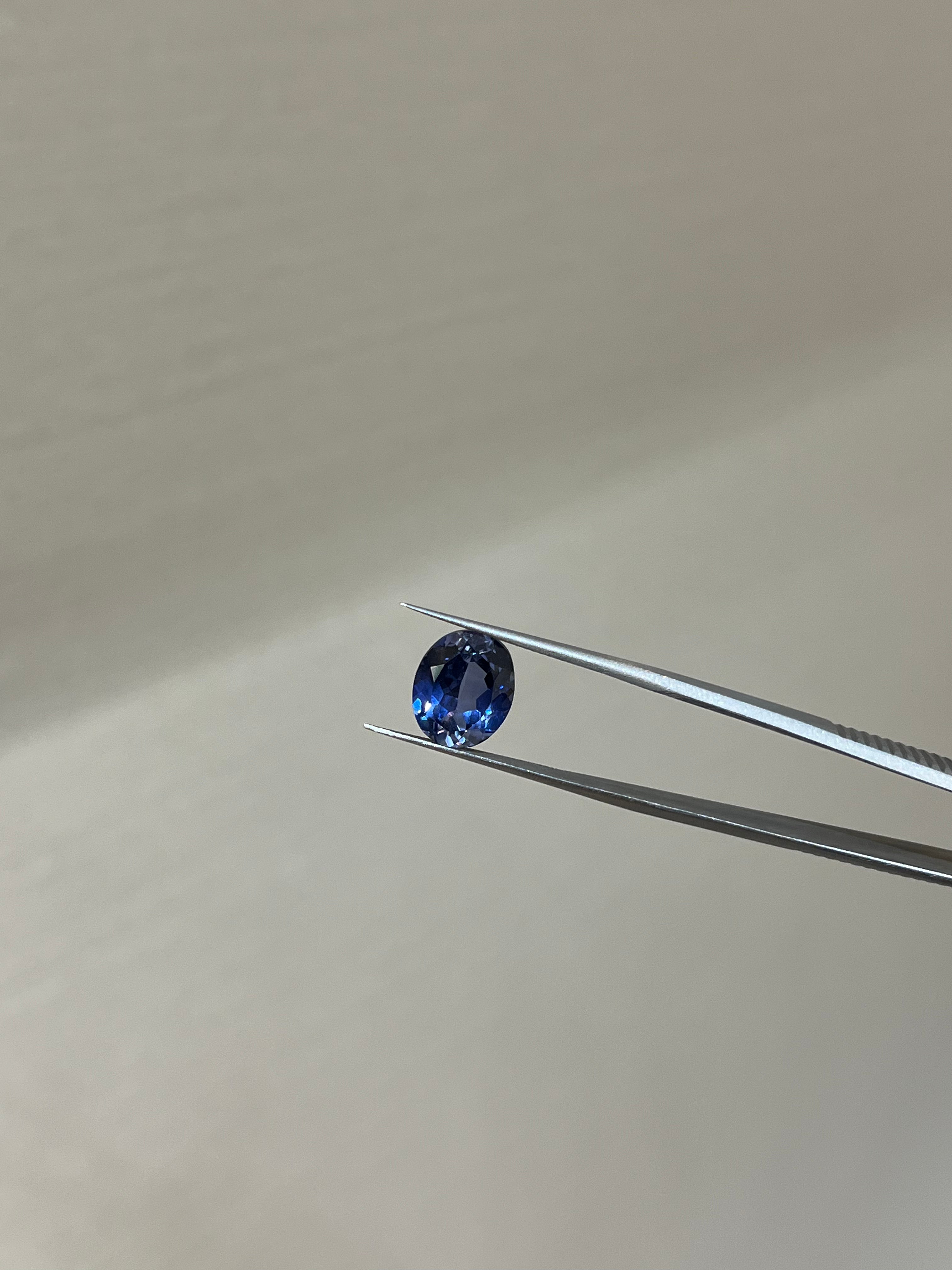 Lab Grown Light blue sapphire Oval Shape 6.26ct | Exquisite Gemstones - Fiona Diamonds - Fiona Diamonds